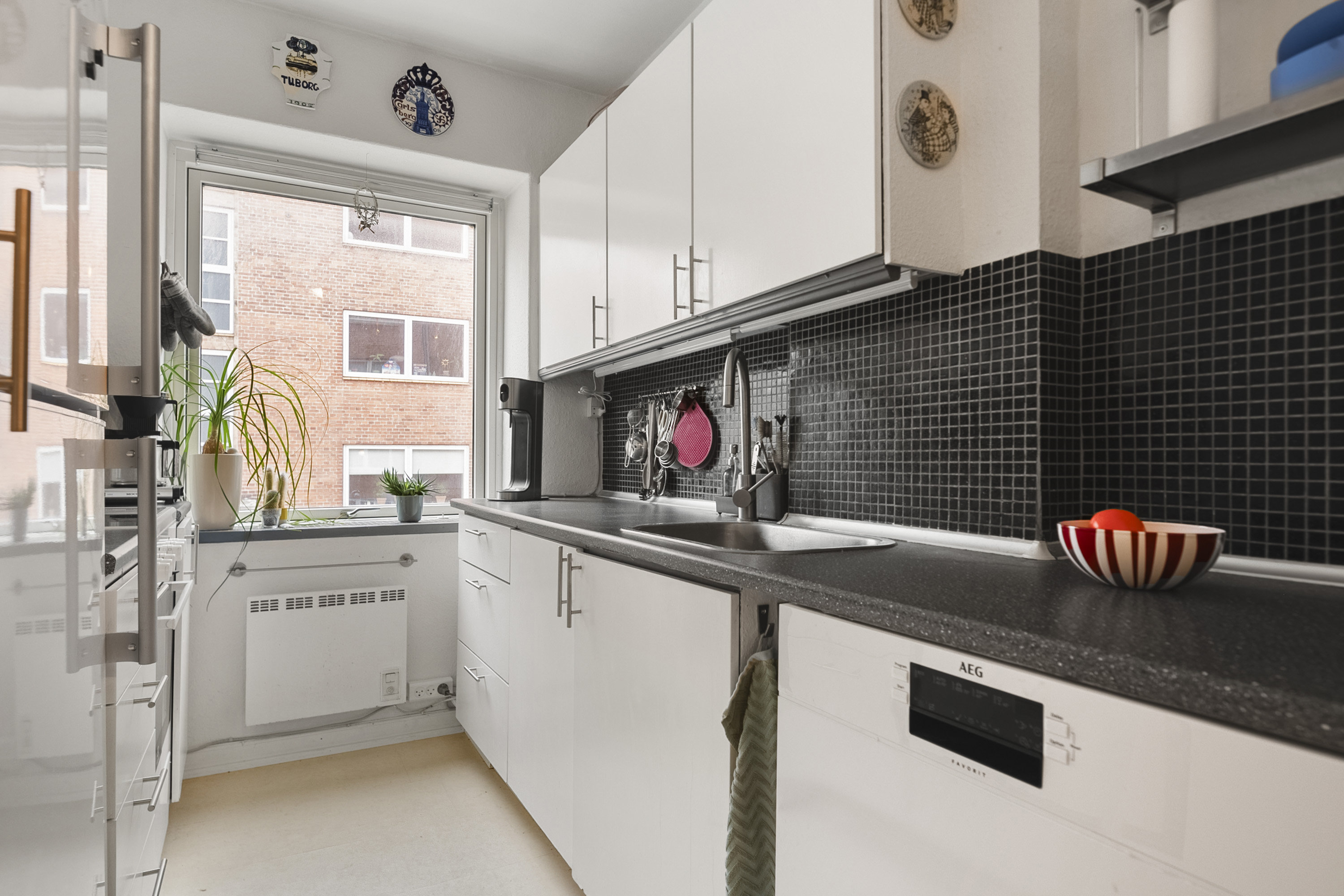 Fremhævet køkken billede i fuldskærmstilstand. Billede af Ove Gjeddes Gade 5, st.. tv., Trøjborg, 8200 Aarhus N