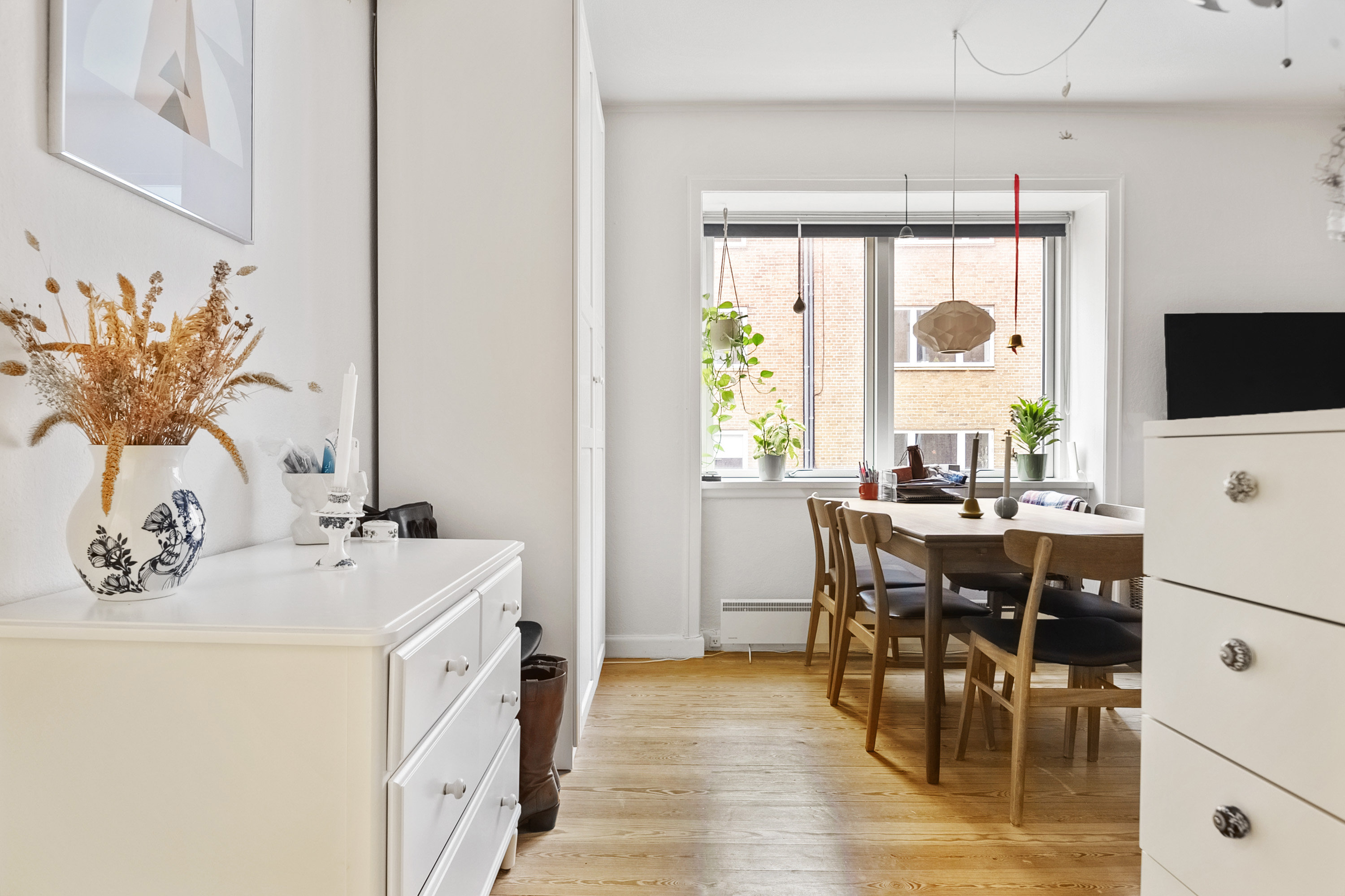 Fremhævet spisestue billede i fuldskærmstilstand. Billede af Ove Gjeddes Gade 5, st.. tv., Trøjborg, 8200 Aarhus N