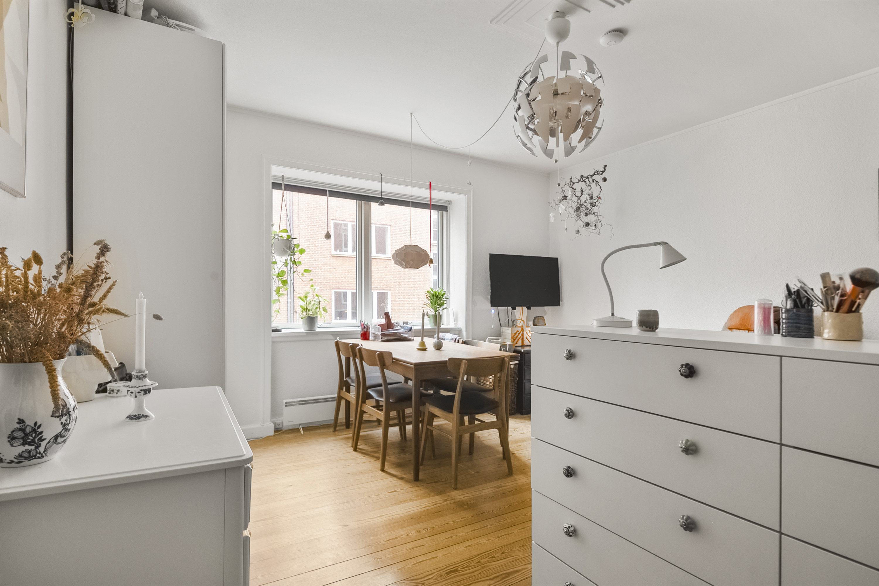 Fremhævet spisestue billede i fuldskærmstilstand. Billede af Ove Gjeddes Gade 5, st.. tv., Trøjborg, 8200 Aarhus N