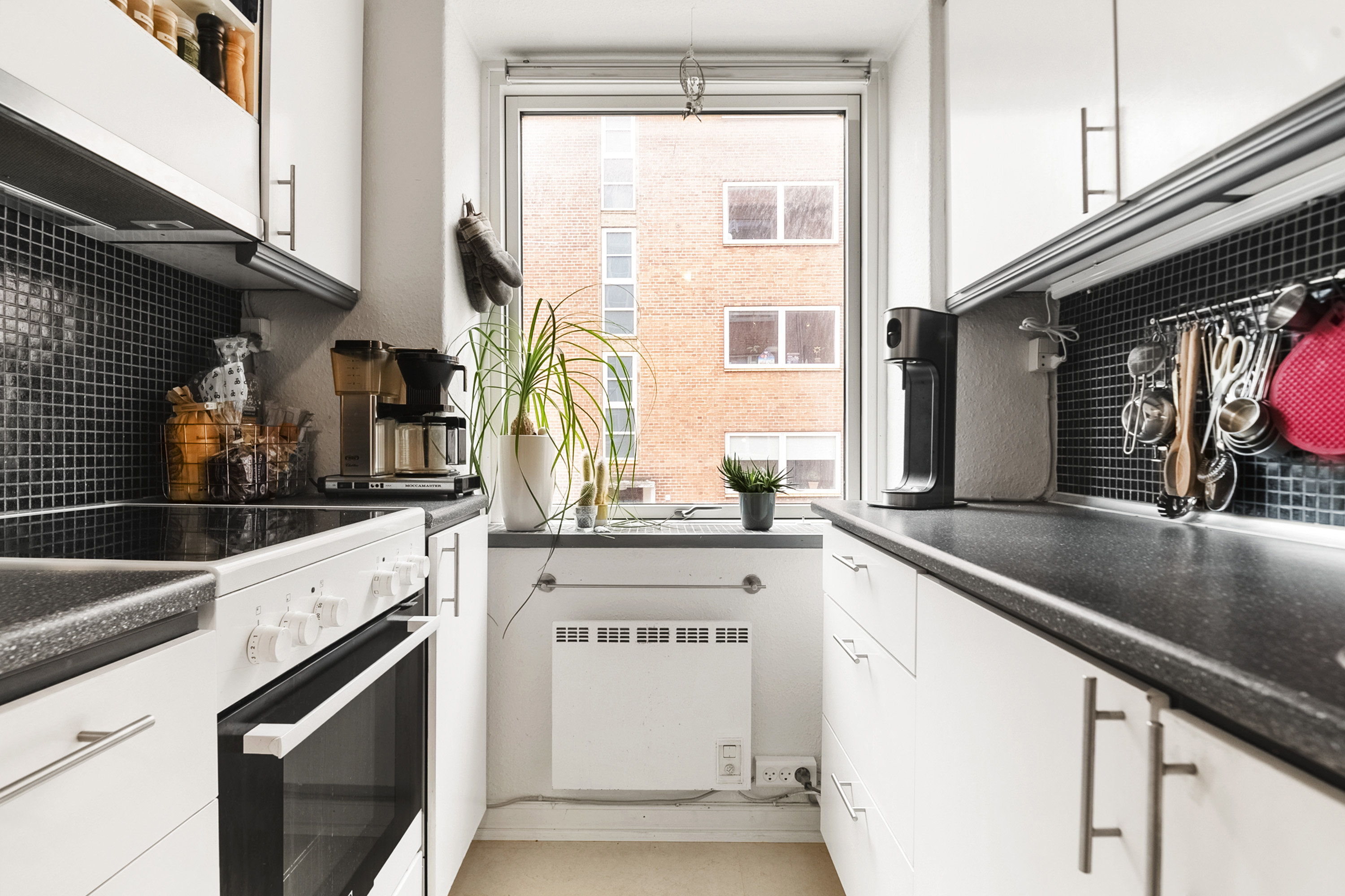 Fremhævet køkken billede i fuldskærmstilstand. Billede af Ove Gjeddes Gade 5, st.. tv., Trøjborg, 8200 Aarhus N