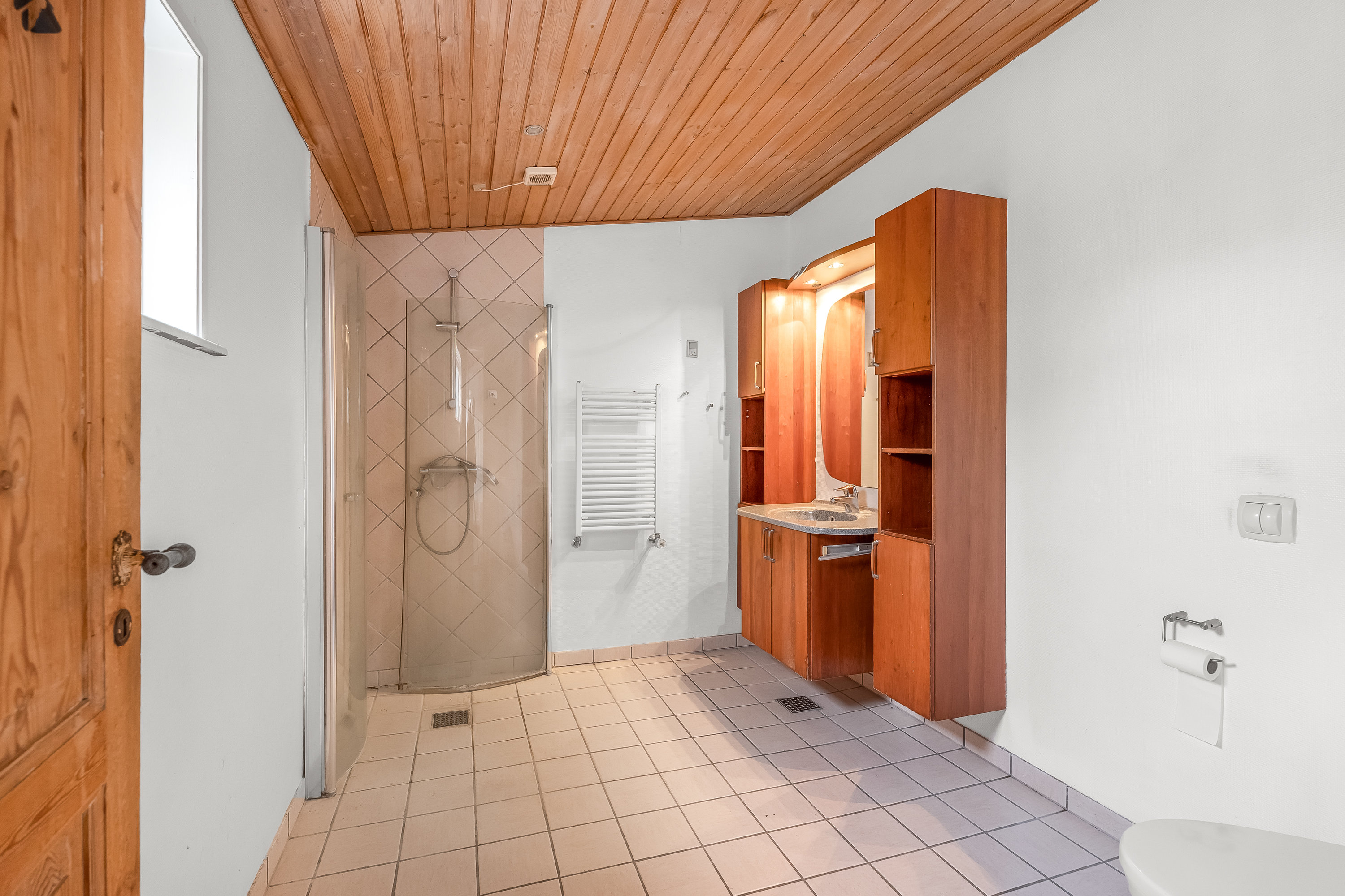 Fremhævet badeværelse billede i fuldskærmstilstand. Billede af Kirke Allé 52, 4970 Rødby