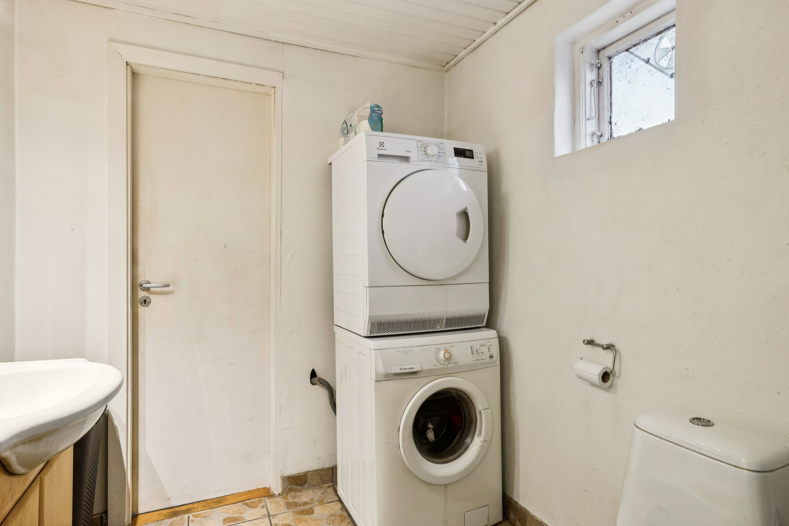 Fremhævet badeværelse billede i fuldskærmstilstand. Billede af Ll Gandrupgårdsvej 4, Gandrup, 9510 Arden