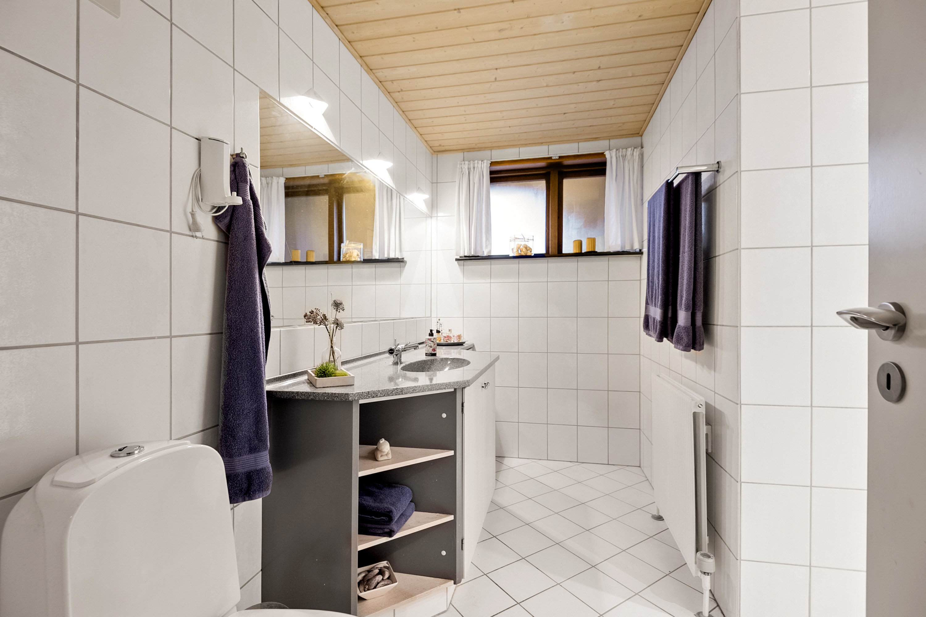 Fremhævet badeværelse billede i fuldskærmstilstand. Billede af Bygvænget 9, 6800 Varde