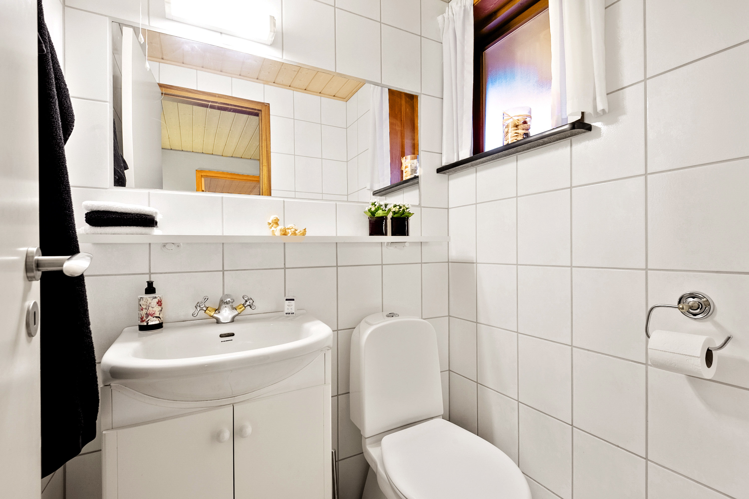 Fremhævet toilet billede i fuldskærmstilstand. Billede af Bygvænget 9, 6800 Varde