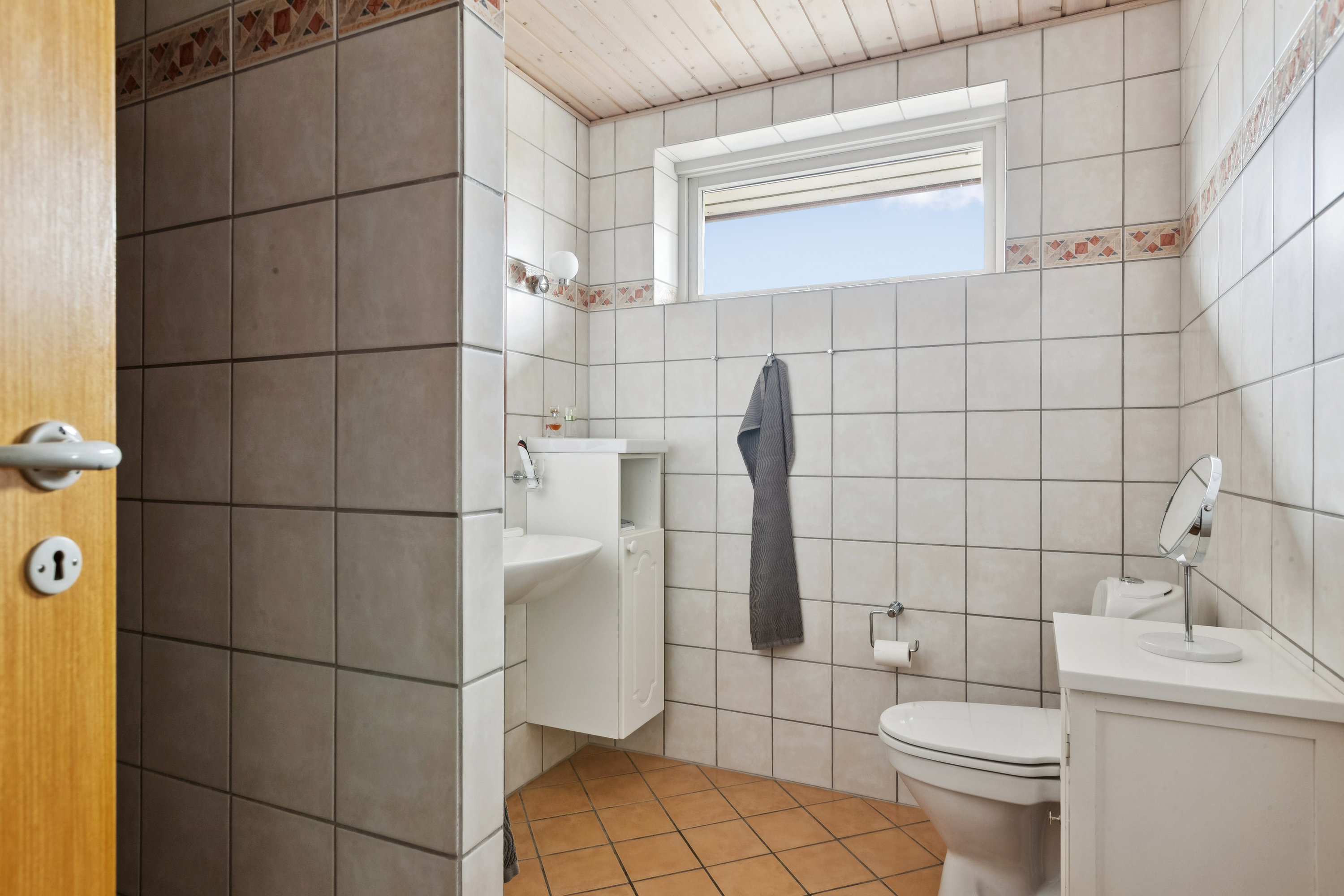 Fremhævet badeværelse billede i fuldskærmstilstand. Billede af Søbæksvej 16, 4450 Jyderup