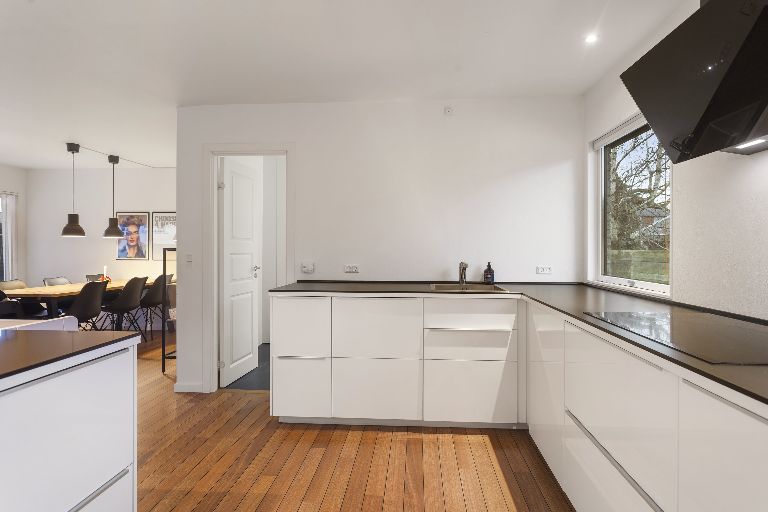 Fremhævet køkken billede i fuldskærmstilstand. Billede af Niels Hjørnes Vej 4, 9900 Frederikshavn