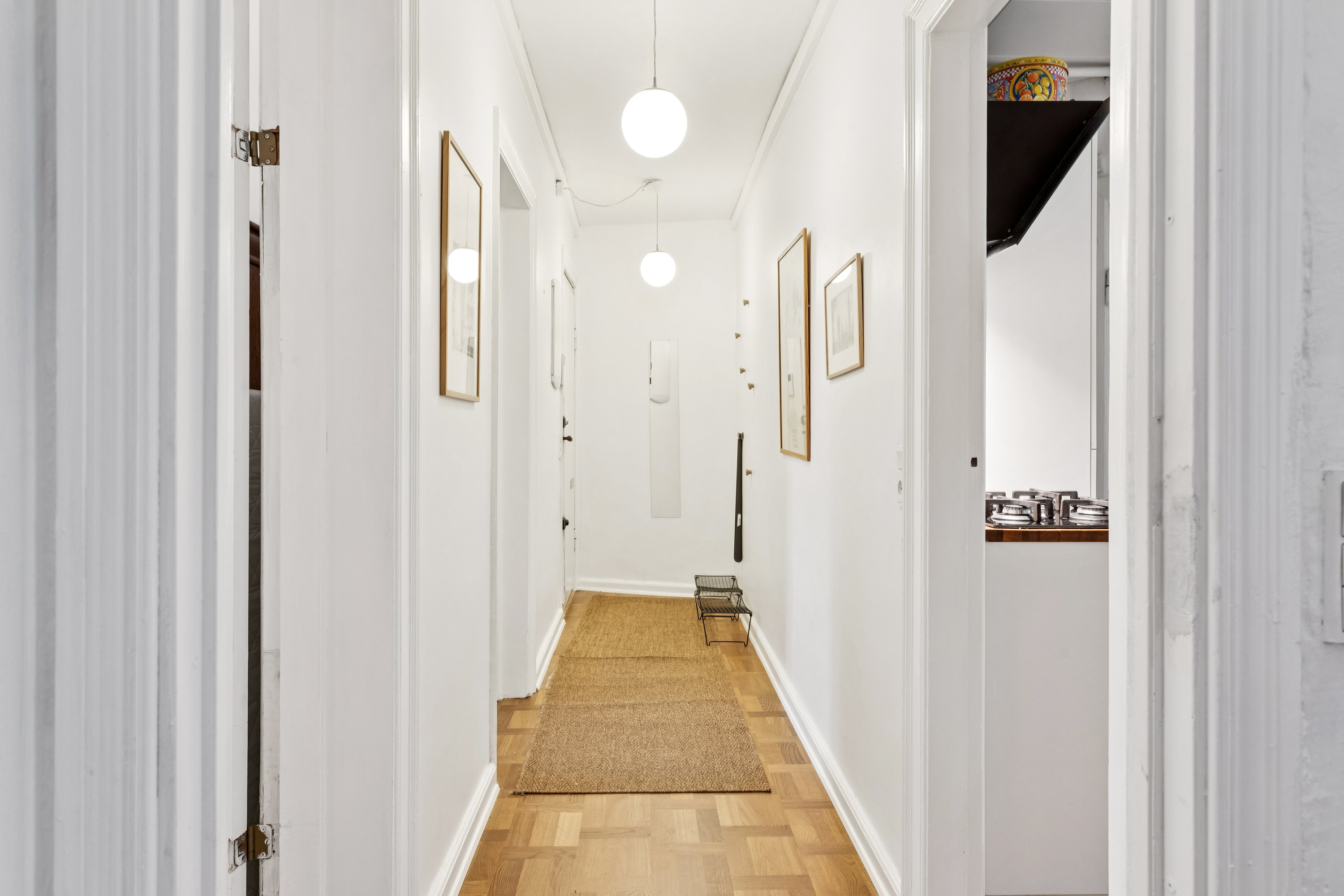 Fremhævet gang billede i fuldskærmstilstand. Billede af Yrsavej 9, st.. th., 2000 Frederiksberg