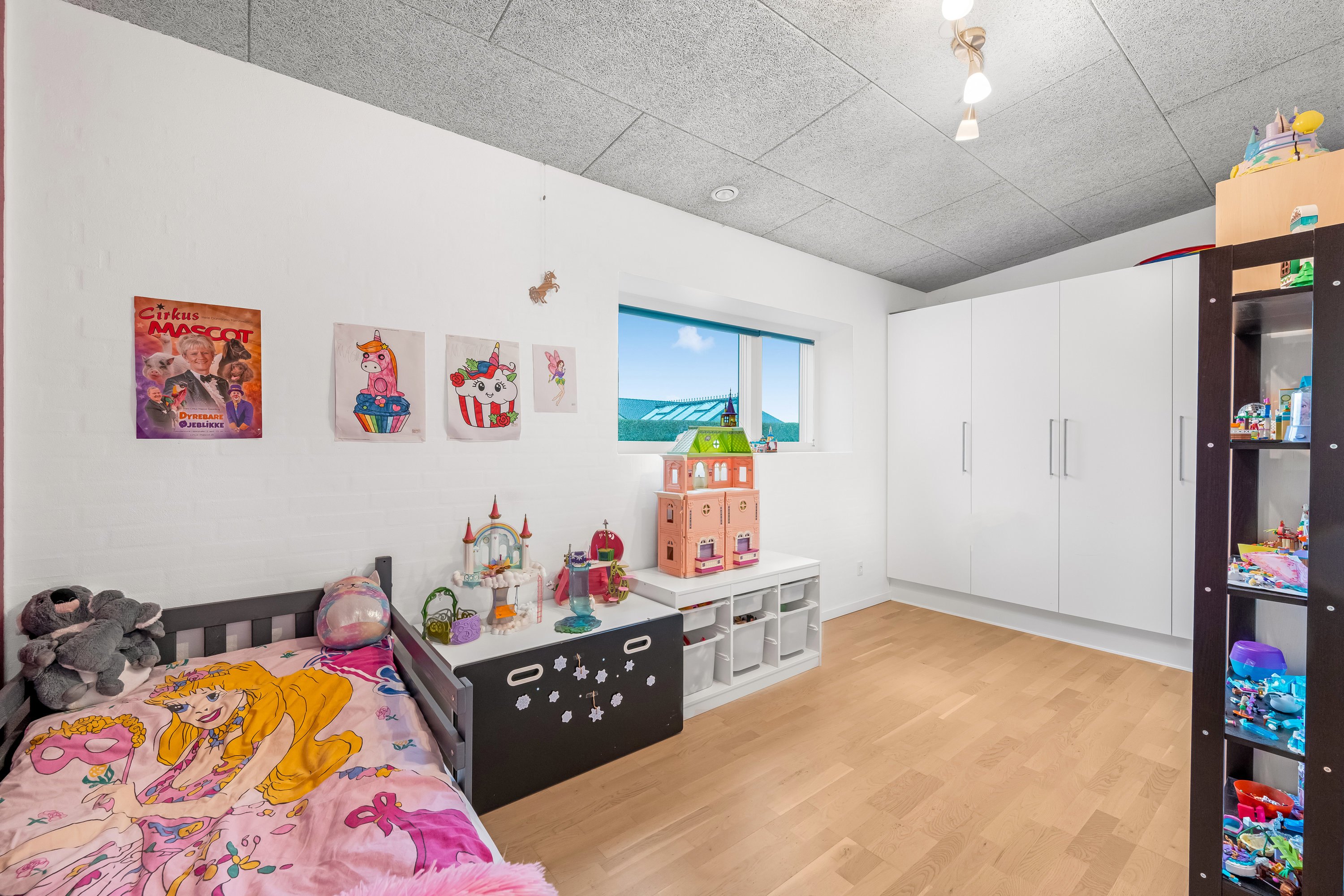 Fremhævet værelse billede i fuldskærmstilstand. Billede af Hvedemarken 5, Rindum, 6950 Ringkøbing