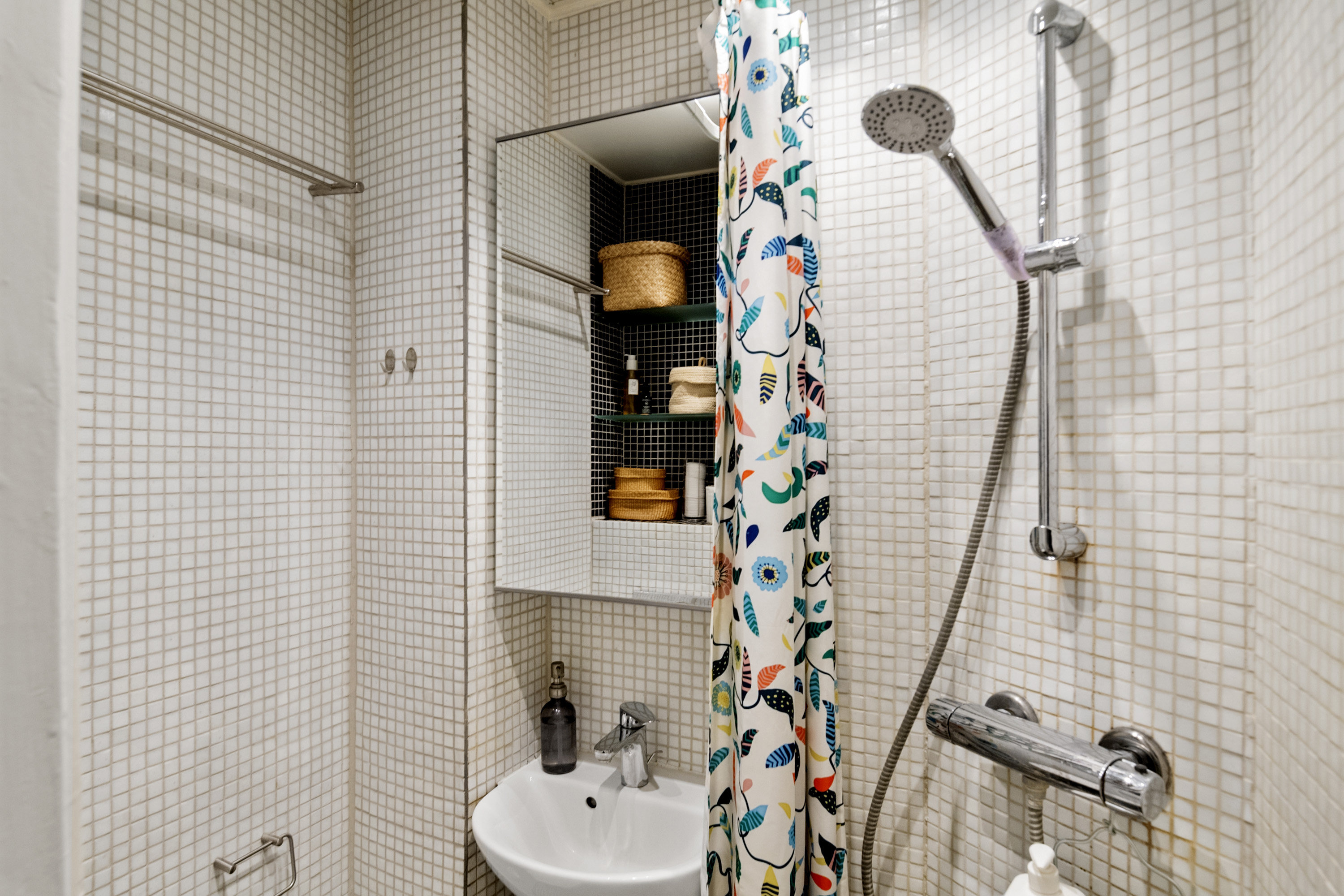 Fremhævet badeværelse billede i fuldskærmstilstand. Billede af Ove Gjeddes Gade 5, st.. tv., Trøjborg, 8200 Aarhus N