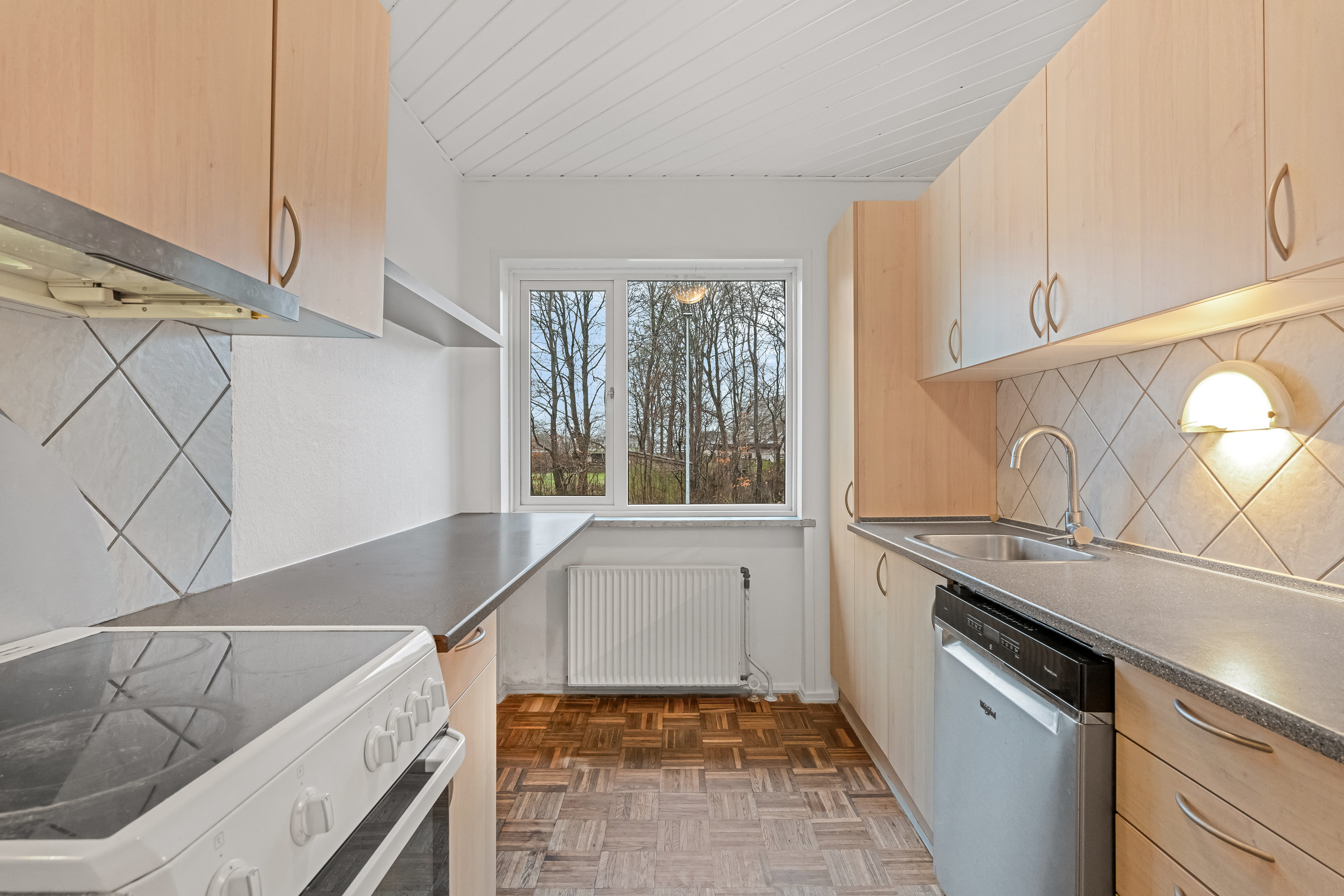 Fremhævet køkken billede i fuldskærmstilstand. Billede af Vardevej 64, 6880 Tarm