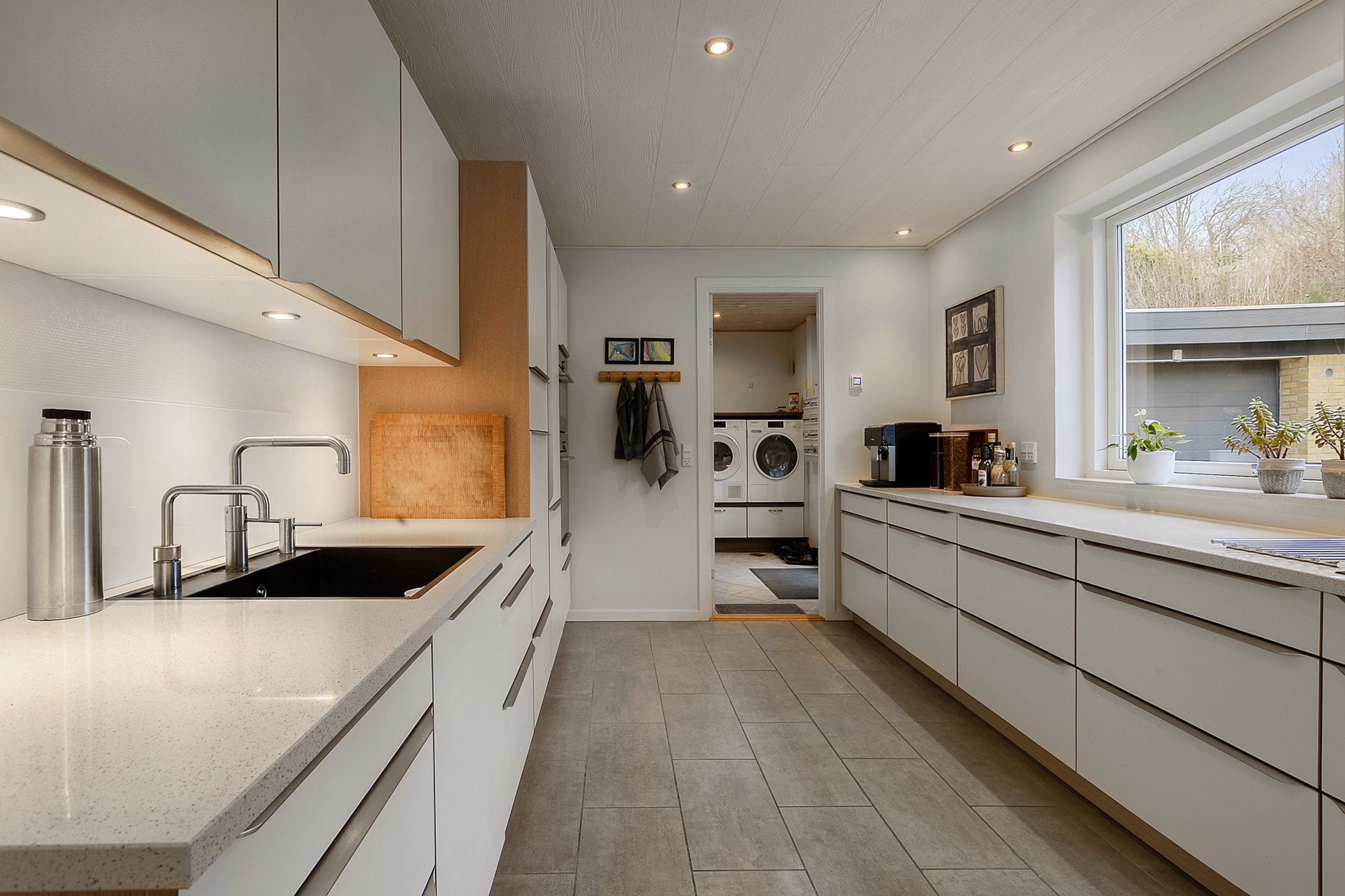 Fremhævet køkken billede i fuldskærmstilstand. Billede af Kløvertoften 9, Felsted, 6200 Aabenraa