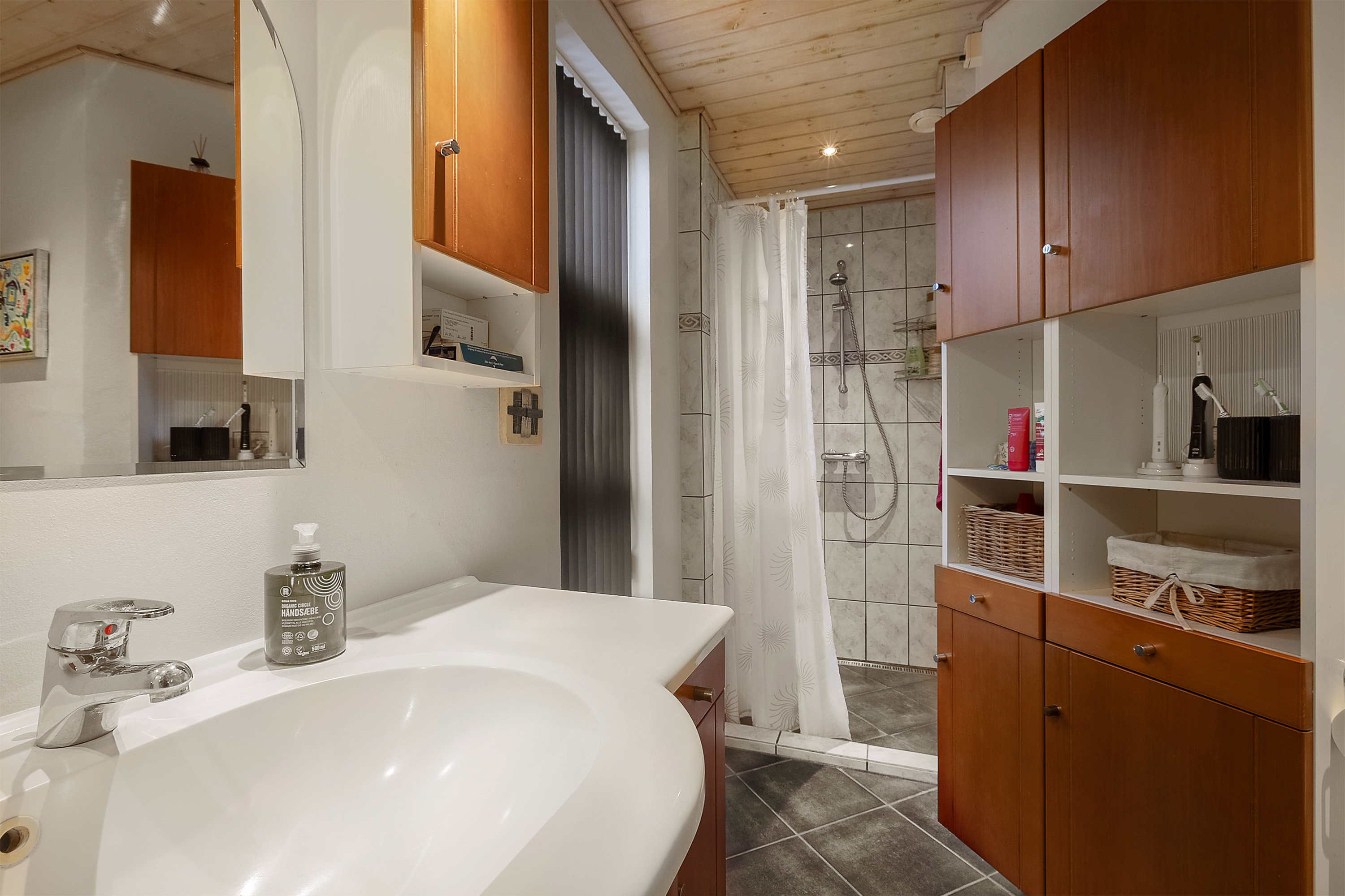 Fremhævet badeværelse billede i fuldskærmstilstand. Billede af Kløvertoften 9, Felsted, 6200 Aabenraa