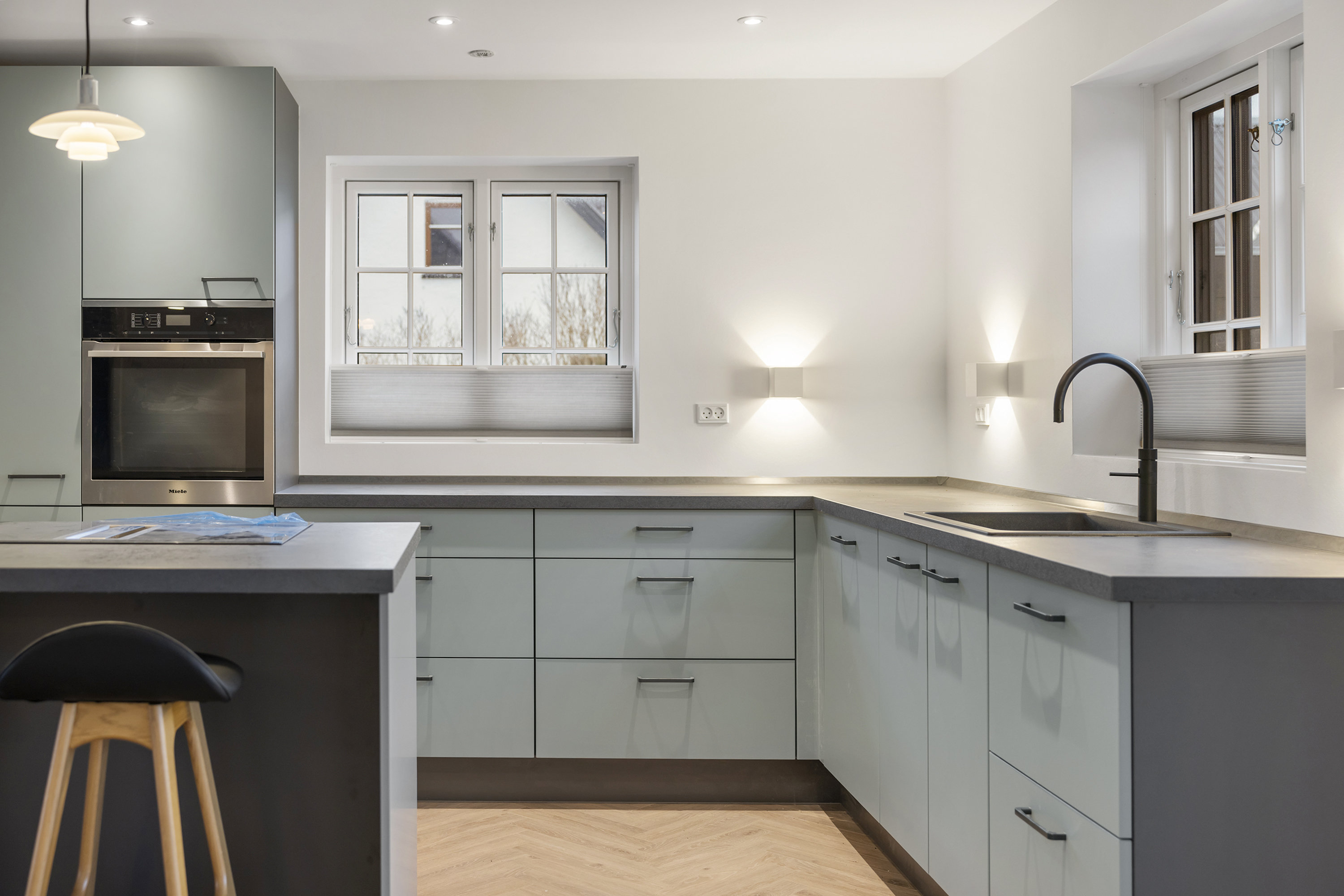 Fremhævet køkken billede i fuldskærmstilstand. Billede af Klydevej 8, Voerså, 9300 Sæby