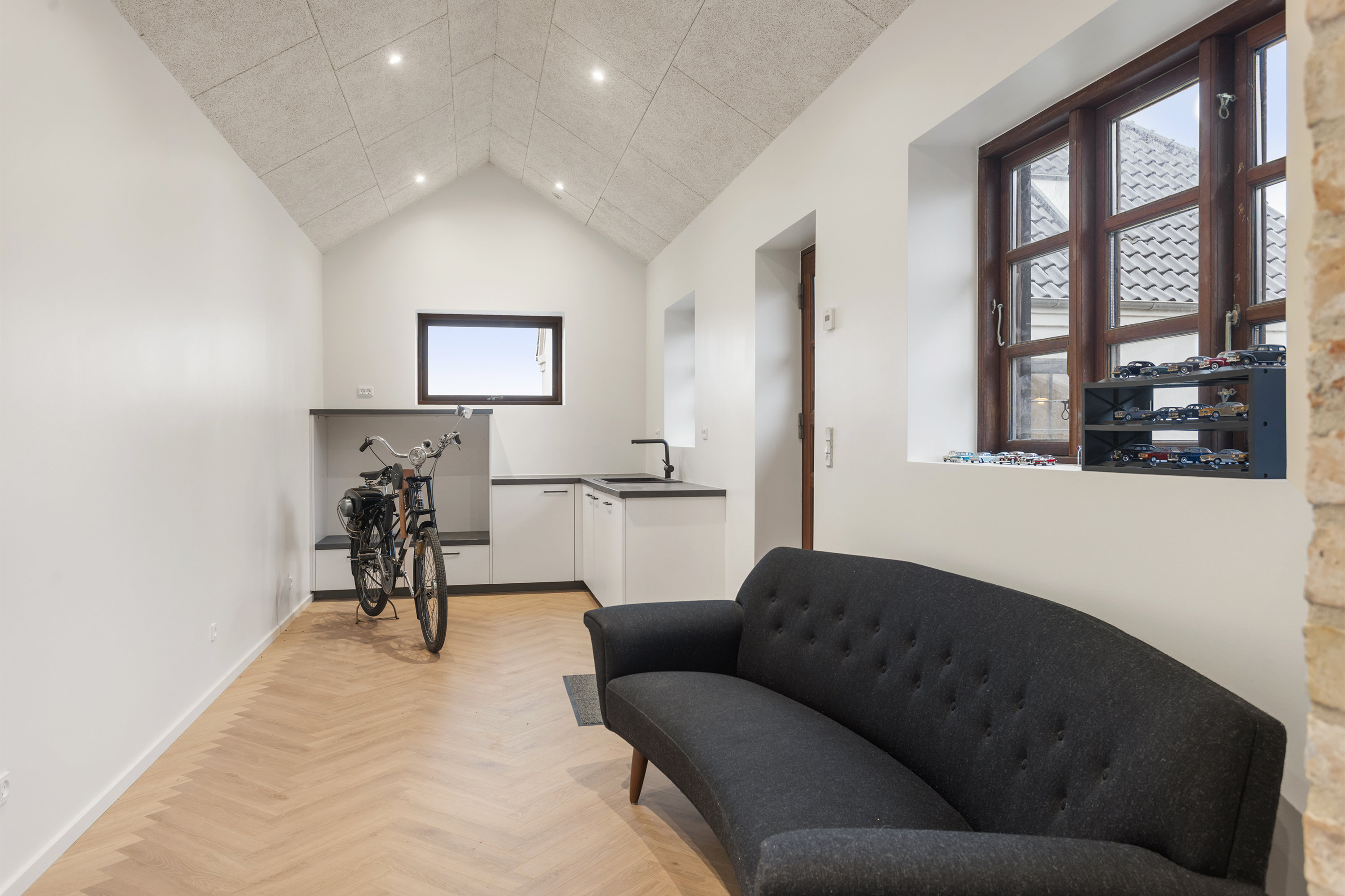 Fremhævet kontor billede i fuldskærmstilstand. Billede af Klydevej 8, Voerså, 9300 Sæby