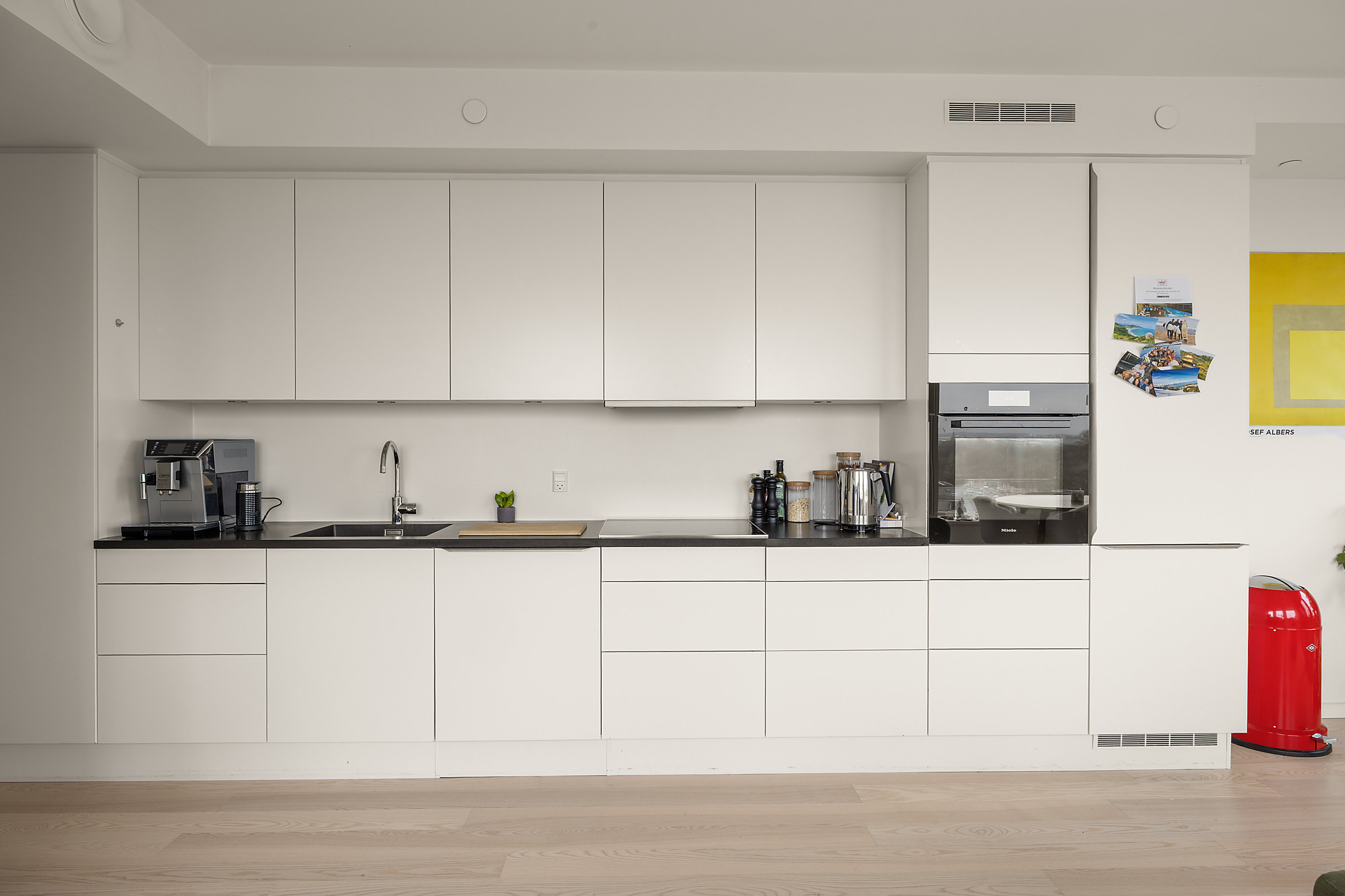 Fremhævet køkken billede i fuldskærmstilstand. Billede af Paulas Passage 3, 8. 5., 1799 København V