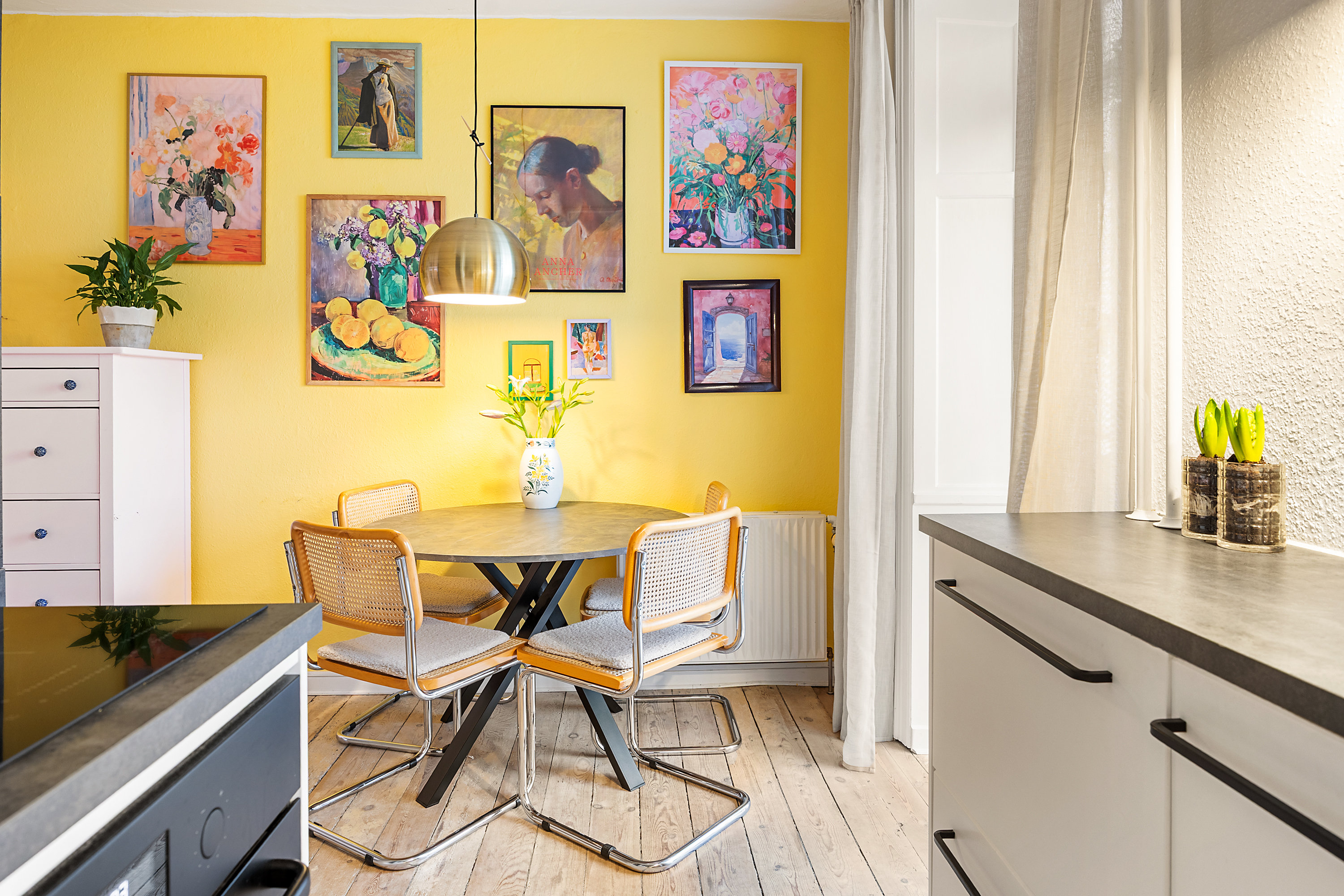 Miniaturebillede 1: stue ensuite. Billede af Bjelkes Allé 11A, 1. tv., 2200 København N