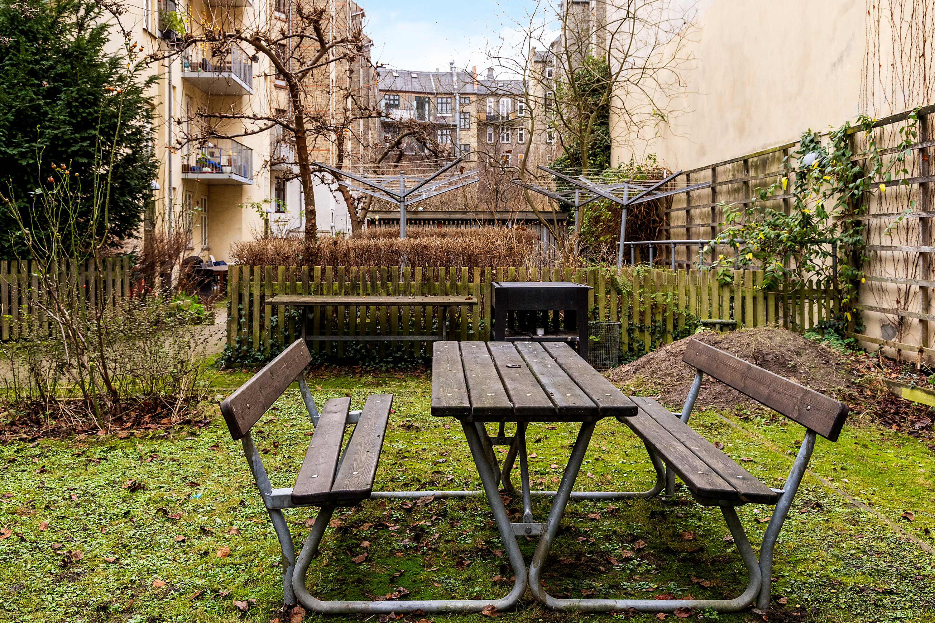 Fremhævet gårdmiljø billede i fuldskærmstilstand. Billede af Bjelkes Allé 11A, 1. tv., 2200 København N