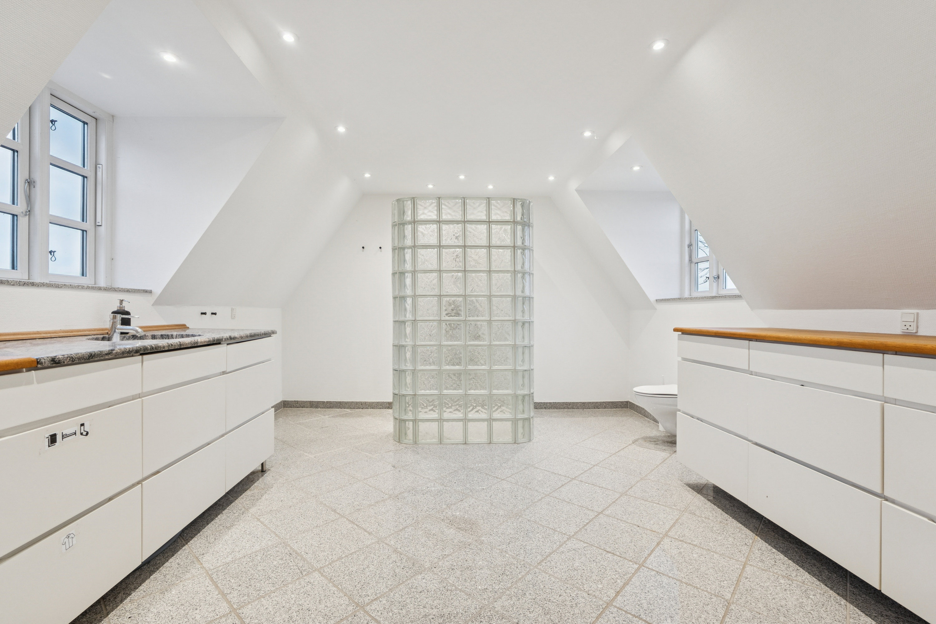 Fremhævet badeværelse billede i fuldskærmstilstand. Billede af Brordrupvej 39, 4621 Gadstrup