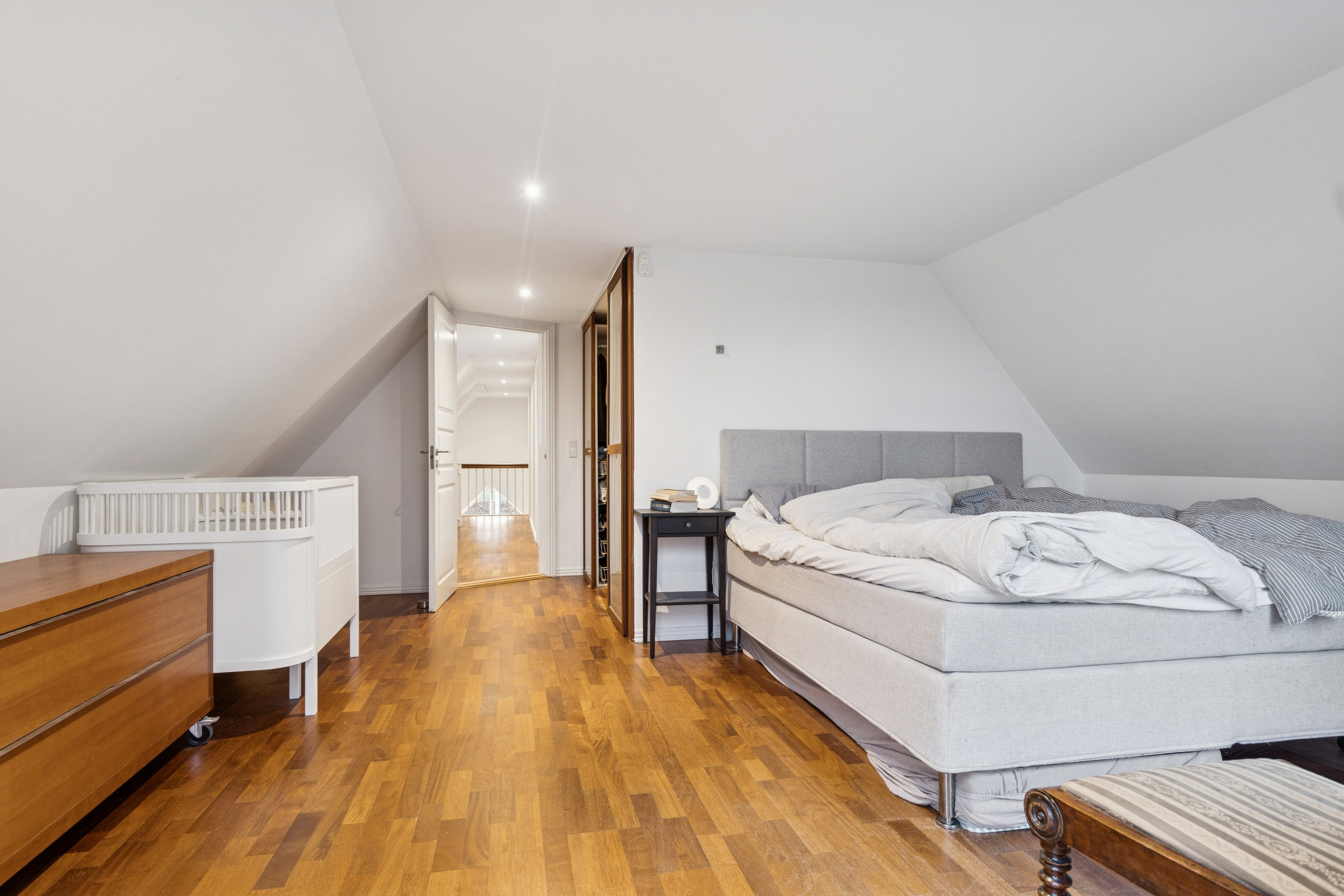 Fremhævet soveværelse billede i fuldskærmstilstand. Billede af Brordrupvej 39, 4621 Gadstrup