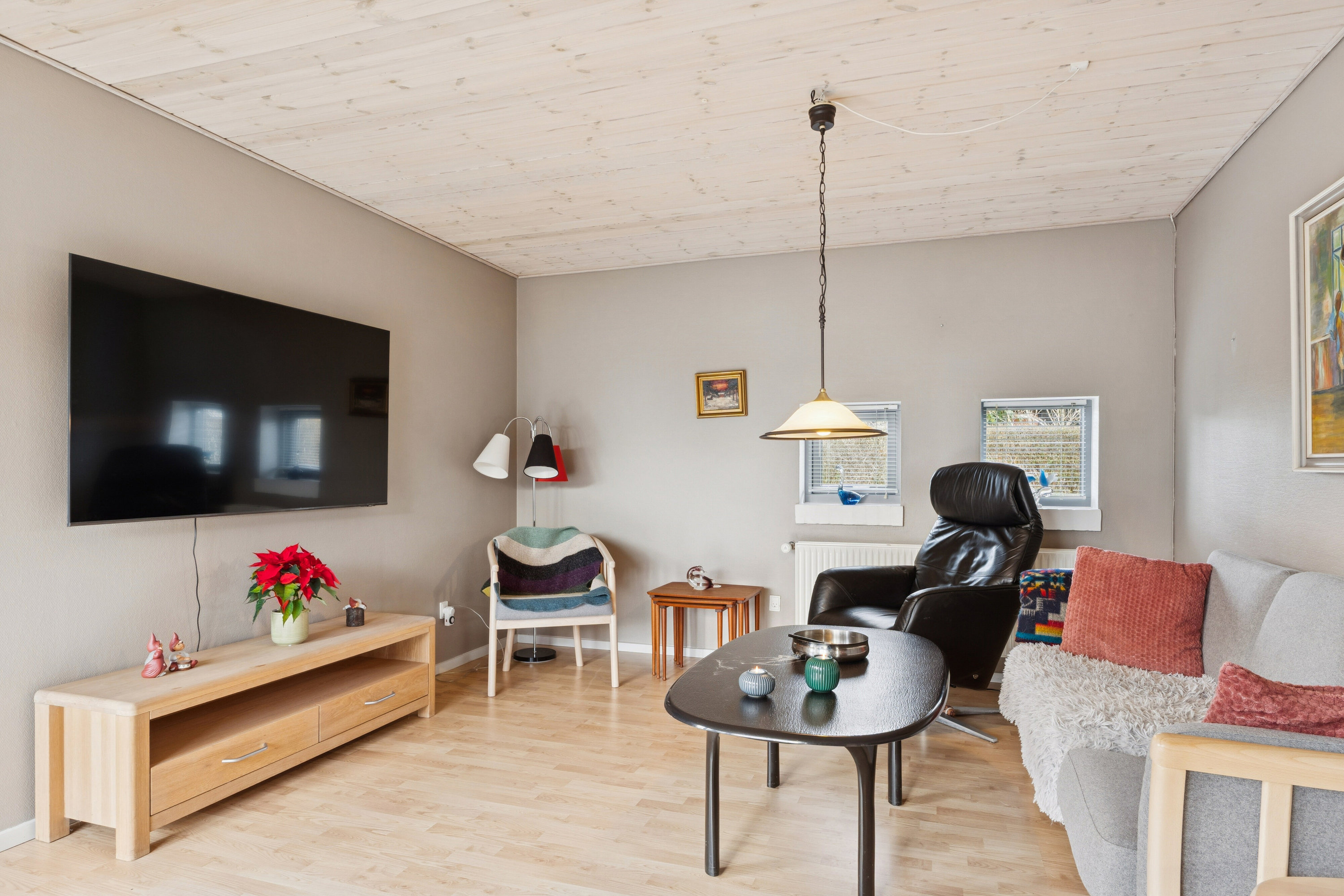 Fremhævet stue billede i fuldskærmstilstand. Billede af Henry Heerups Vej 41, 7430 Ikast