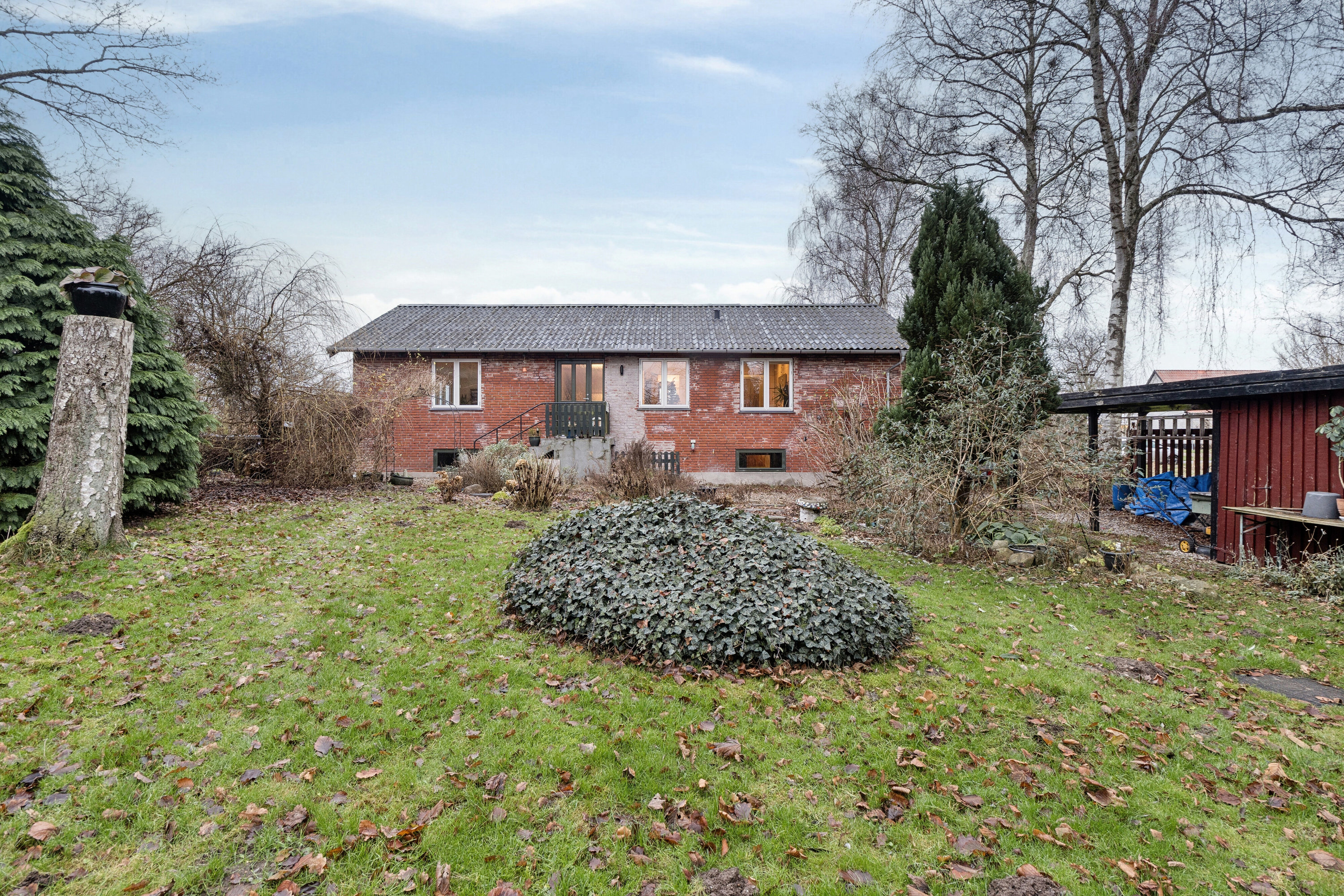 Miniaturebillede 1: set fra haven. Billede af Solvangsvej 29, 4360 Kirke Eskilstrup