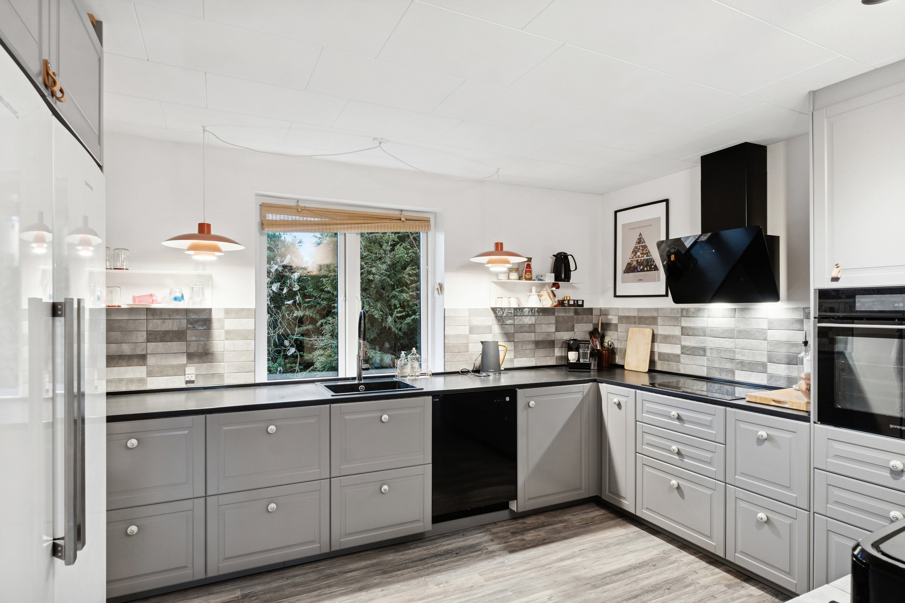 Fremhævet køkken billede i fuldskærmstilstand. Billede af Solvangsvej 29, 4360 Kirke Eskilstrup