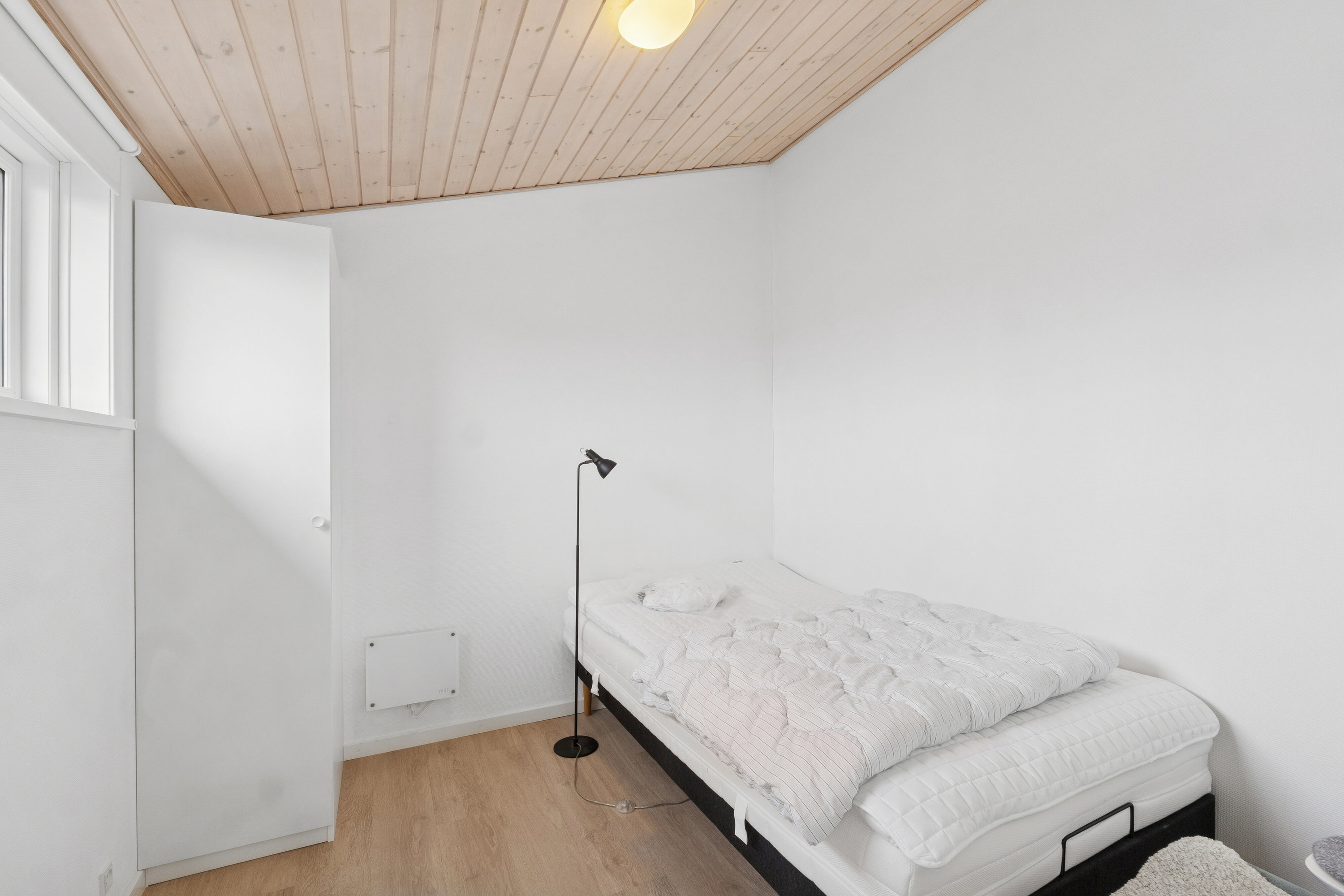 Fremhævet soveværelse billede i fuldskærmstilstand. Billede af Ved Stranden 8, Skal Klit, 9800 Hjørring