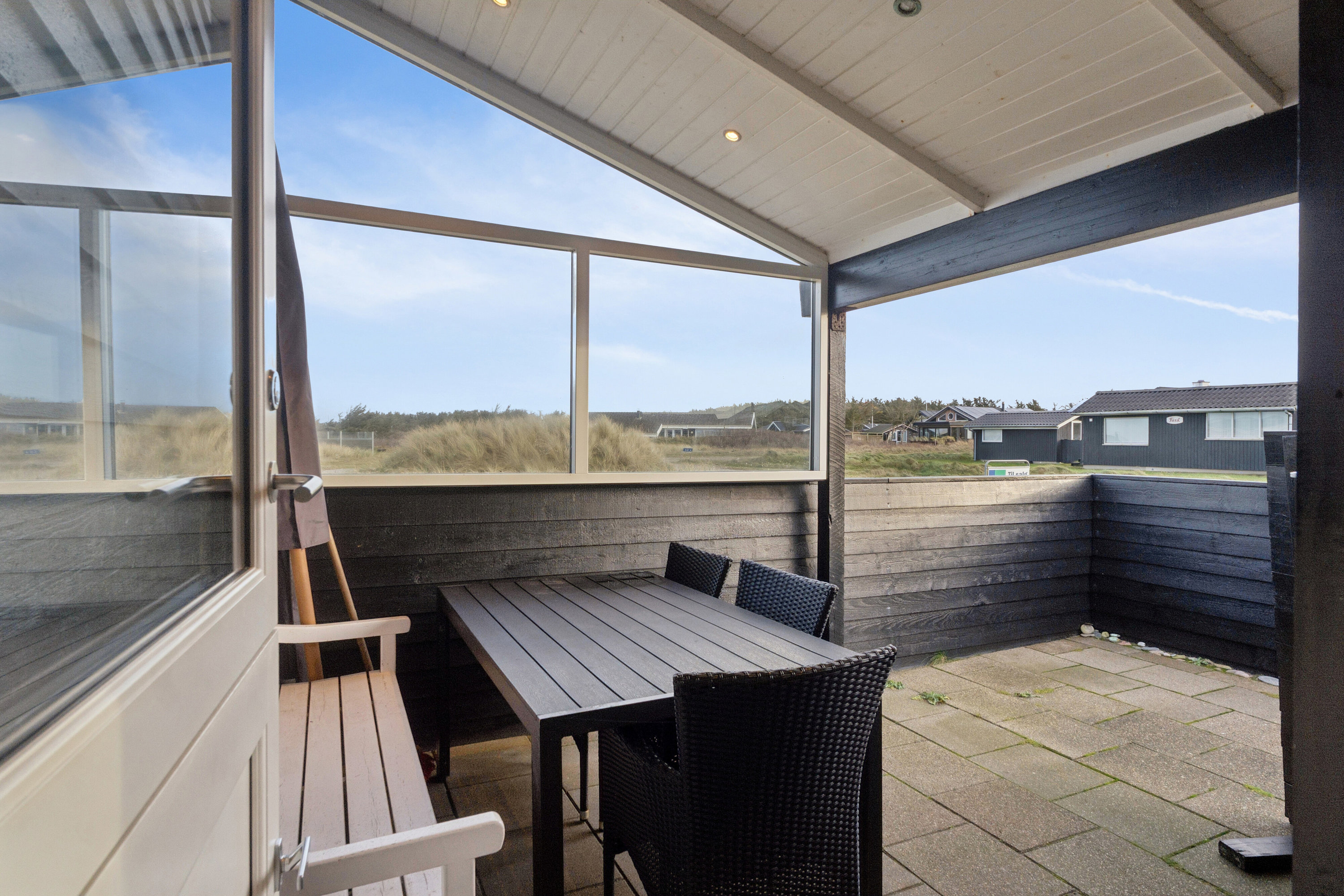 Fremhævet overdækket terrasse billede i fuldskærmstilstand. Billede af Ved Stranden 8, Skal Klit, 9800 Hjørring