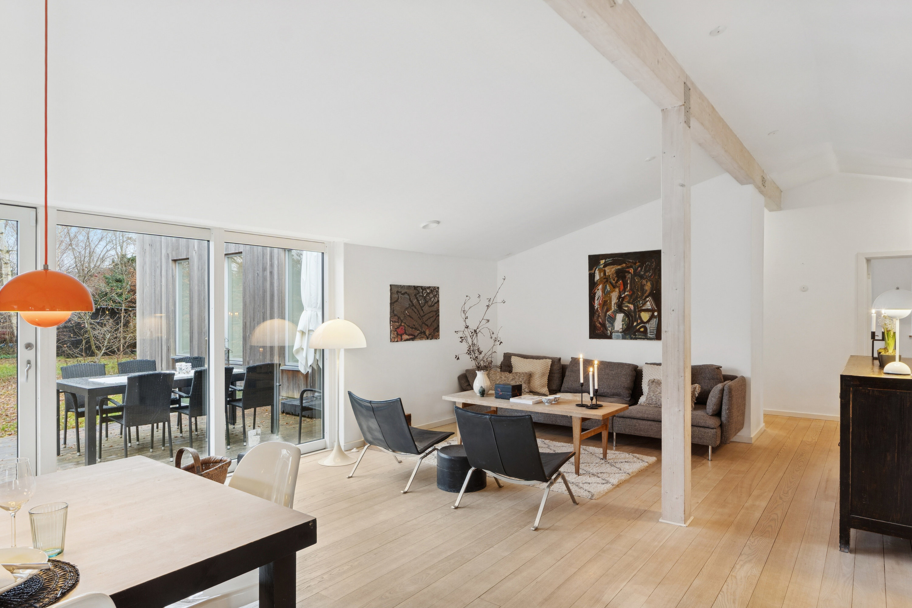 Fremhævet stue billede i fuldskærmstilstand. Billede af Knuds Alle 27, 2800 Kongens Lyngby