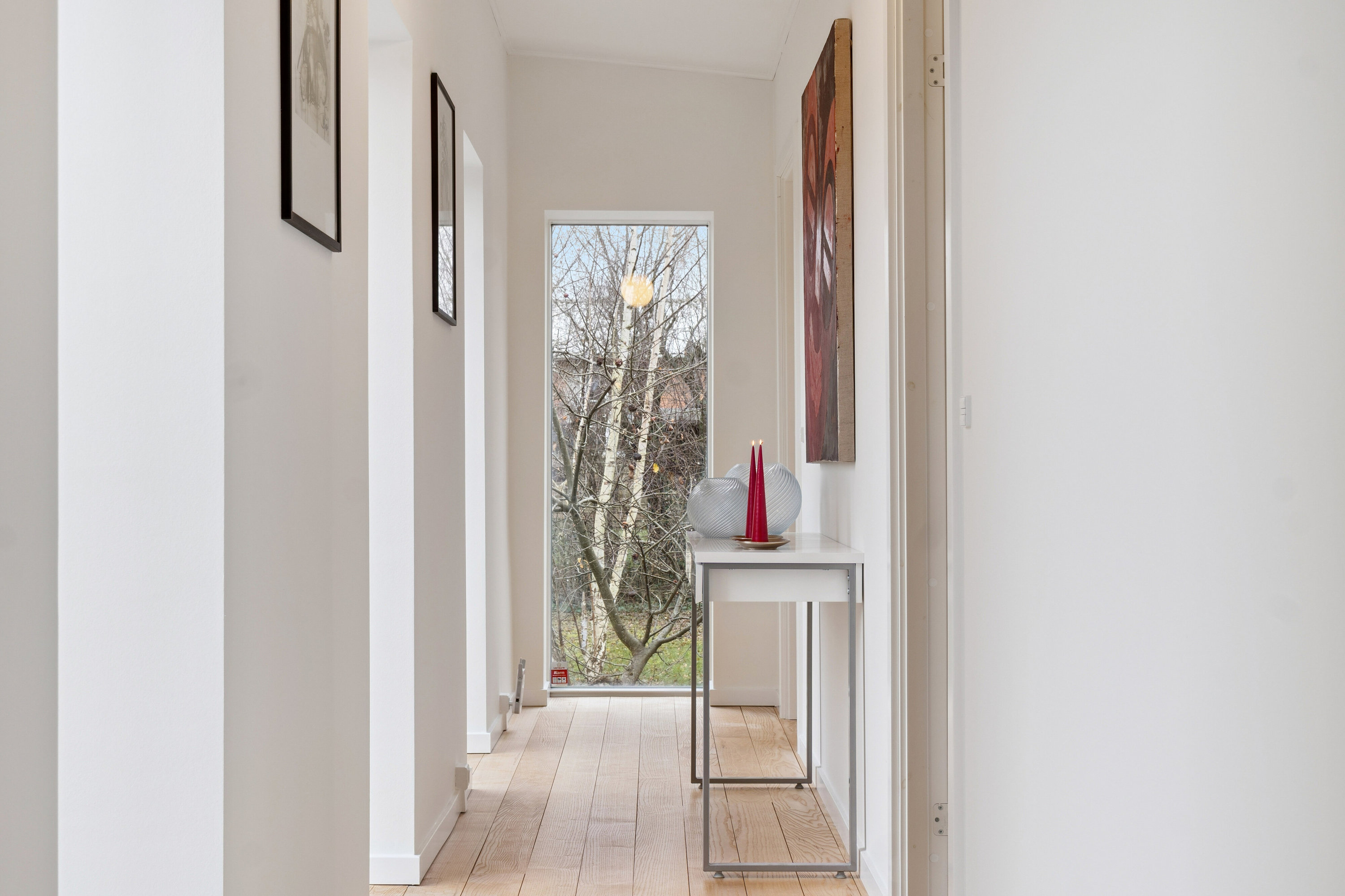 Fremhævet gang billede i fuldskærmstilstand. Billede af Knuds Alle 27, 2800 Kongens Lyngby