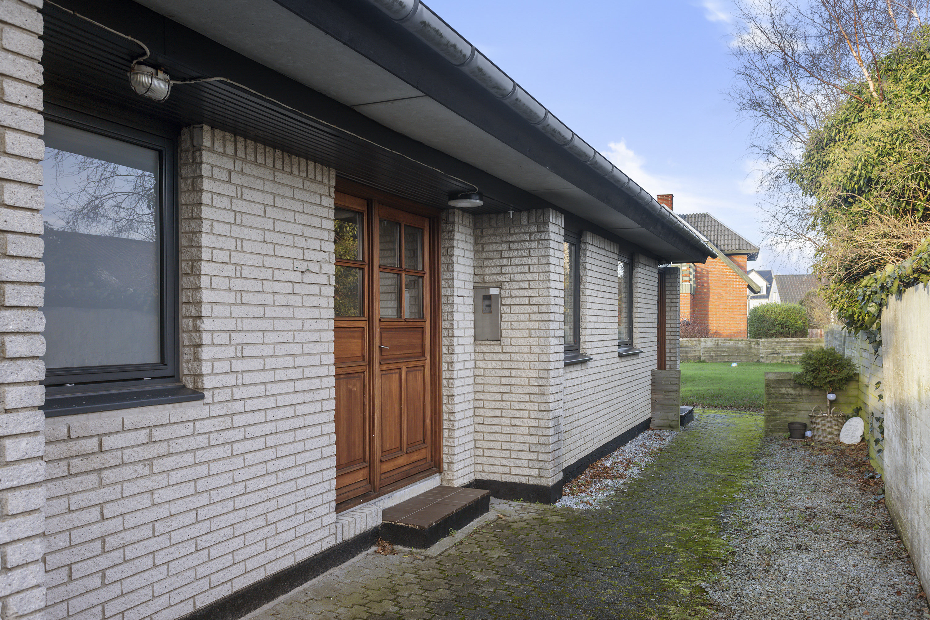 Miniaturebillede 2: overdækket indgang. Billede af Niels Hjørnes Vej 4, 9900 Frederikshavn