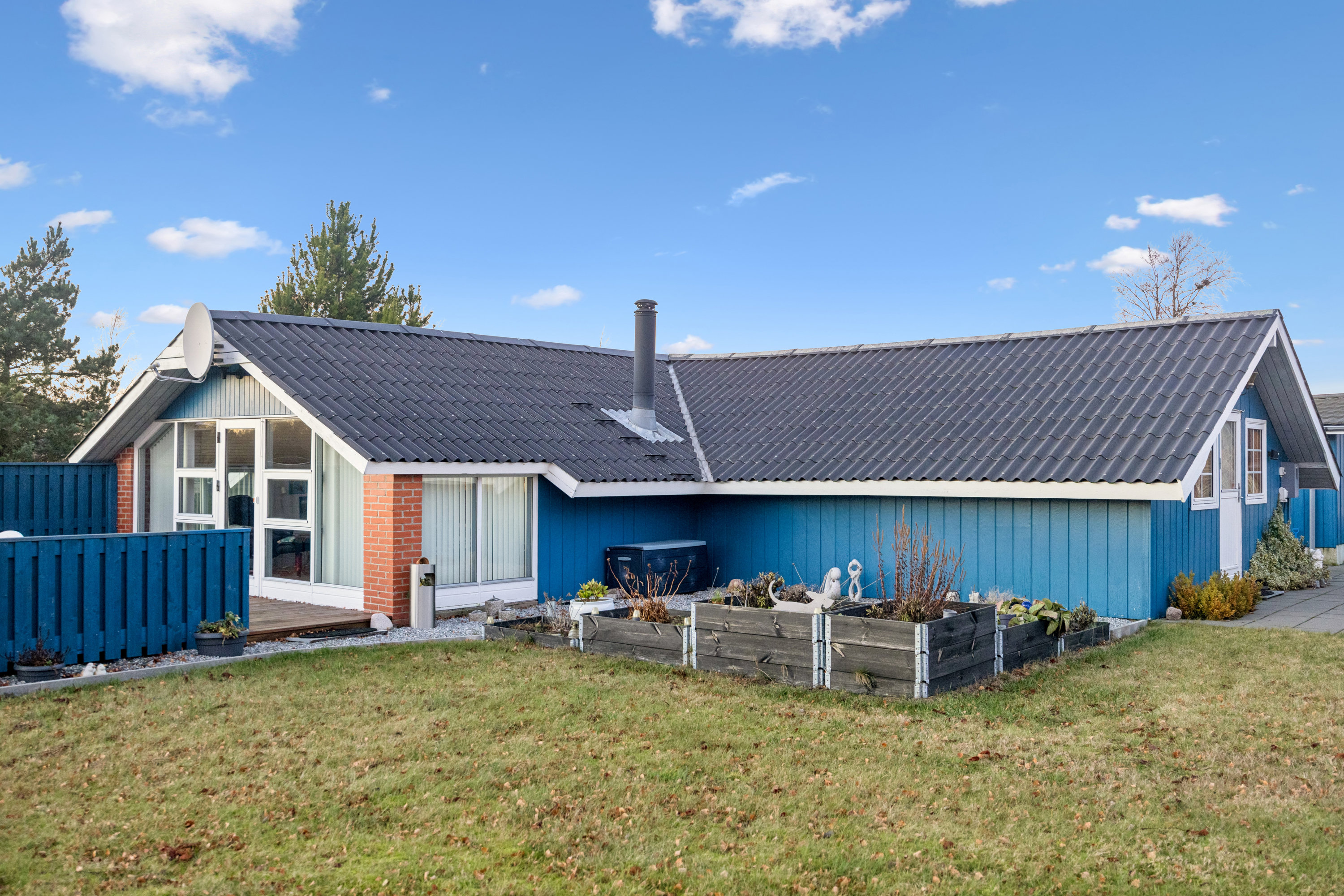 Fremhævet andet billede i fuldskærmstilstand. Billede af Rødgræsvej 1, Hou, 9370 Hals