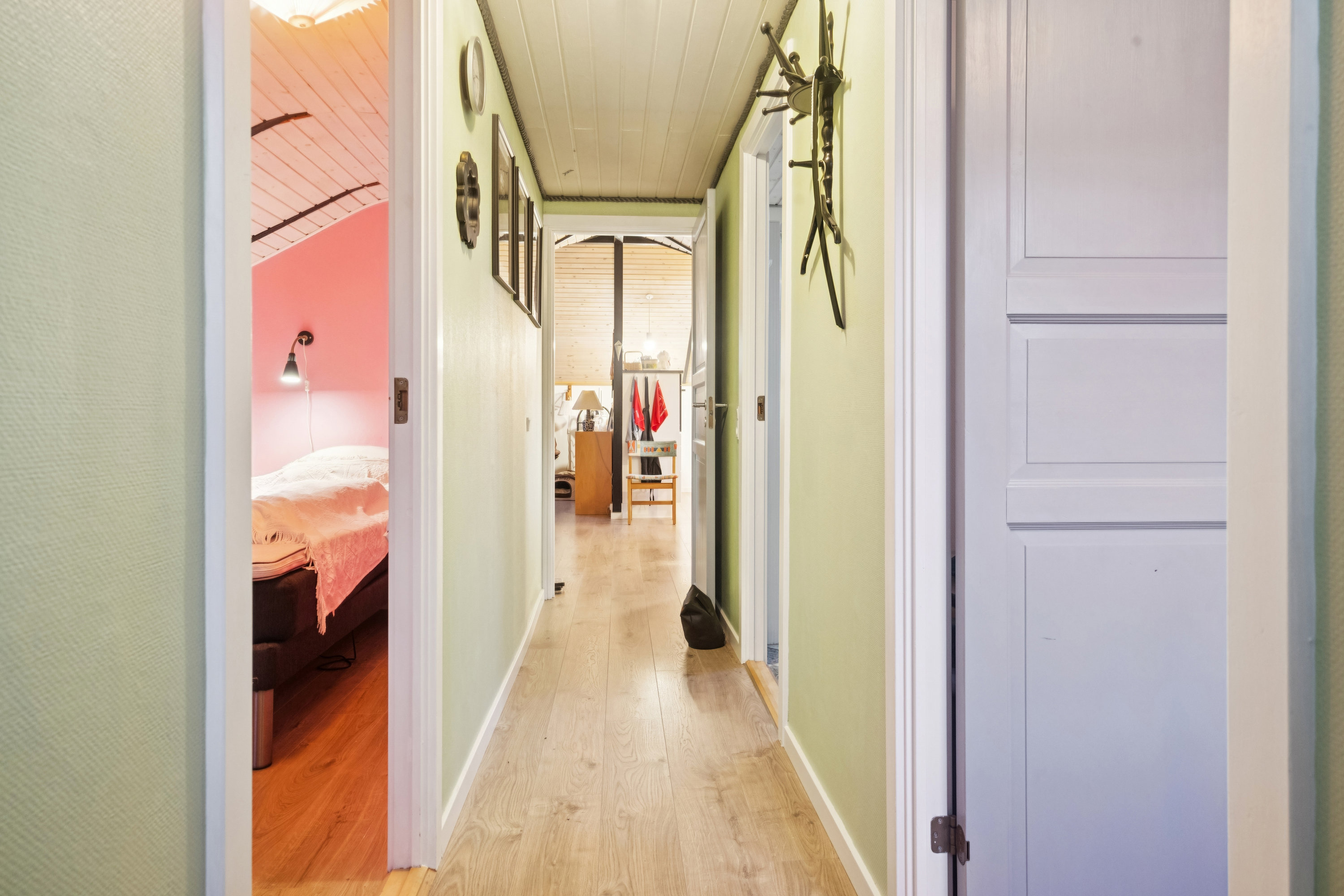 Fremhævet gang billede i fuldskærmstilstand. Billede af Rødgræsvej 1, Hou, 9370 Hals