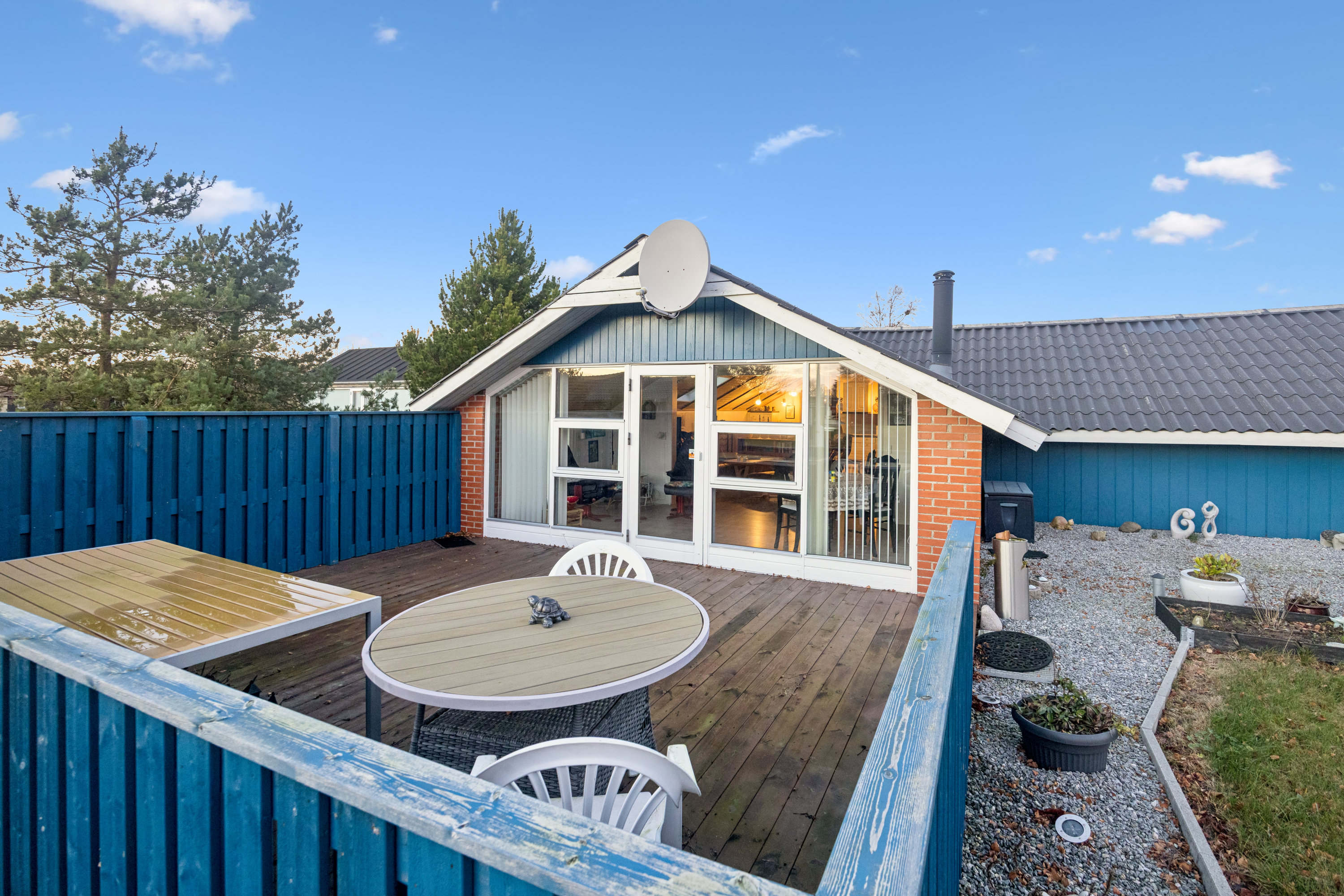 Fremhævet terrasse billede i fuldskærmstilstand. Billede af Rødgræsvej 1, Hou, 9370 Hals