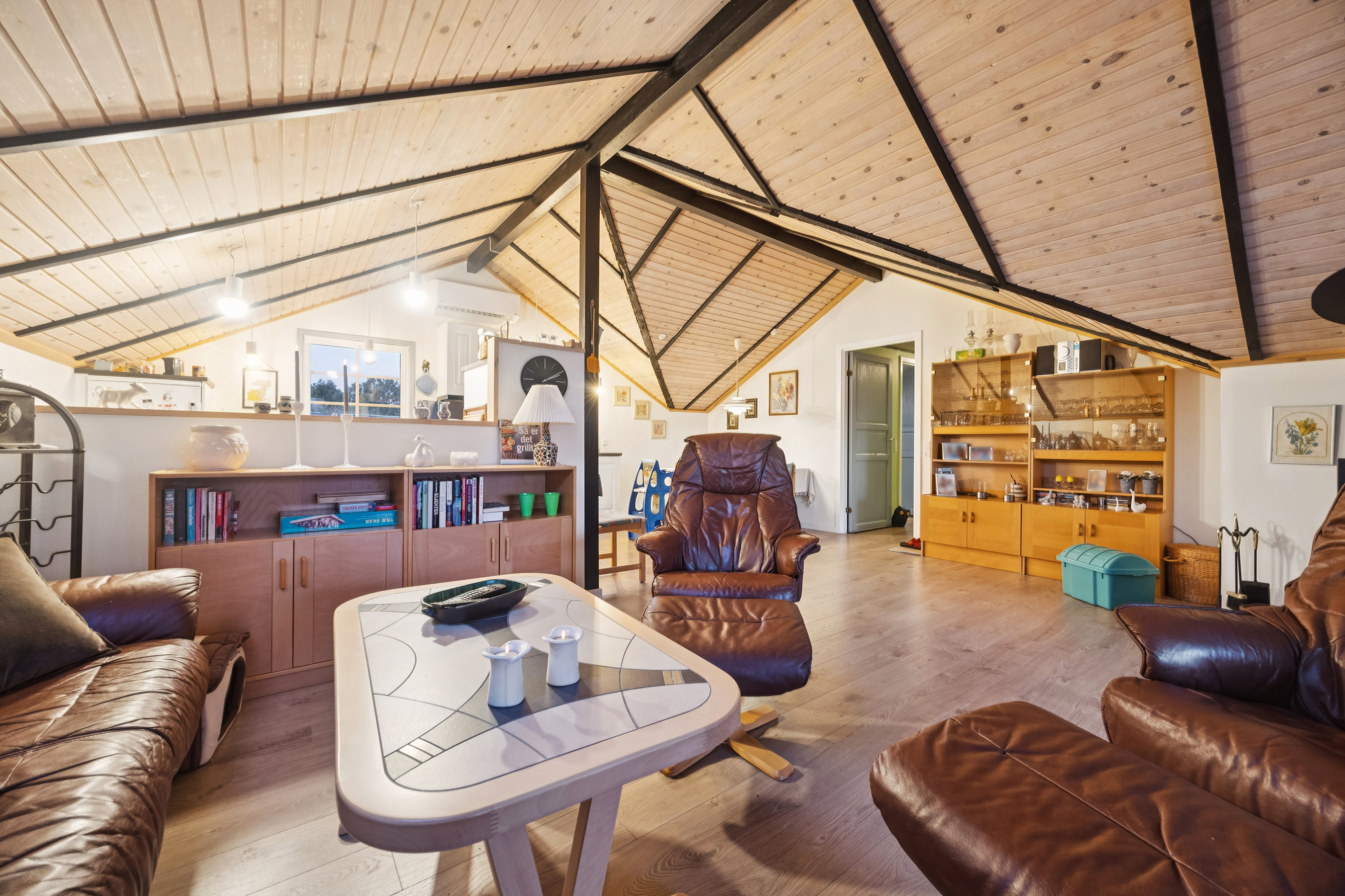 Fremhævet stue billede i fuldskærmstilstand. Billede af Rødgræsvej 1, Hou, 9370 Hals