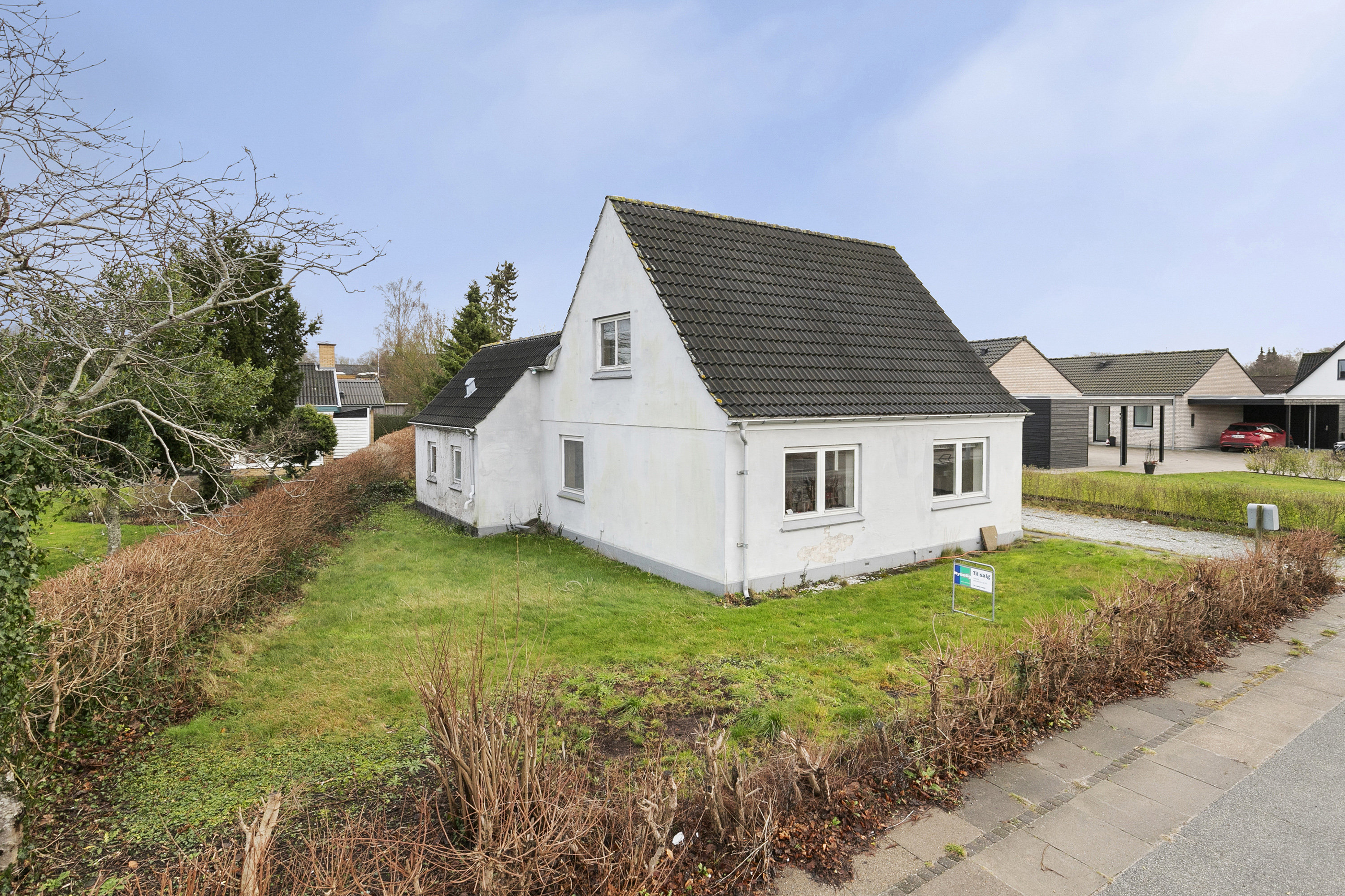 Fremhævet facade billede i fuldskærmstilstand. Billede af Tolstrupvej 64, 9700 Brønderslev