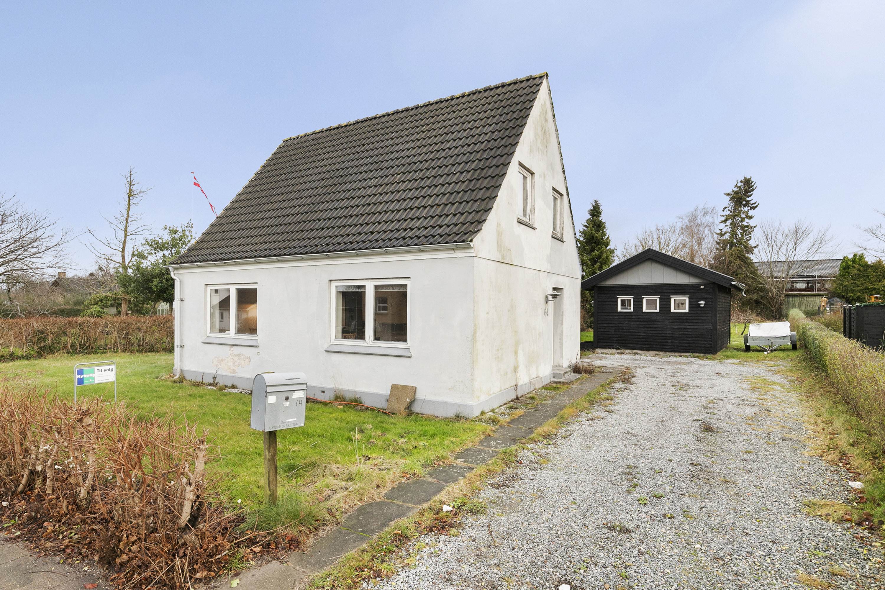 Fremhævet facade billede i fuldskærmstilstand. Billede af Tolstrupvej 64, 9700 Brønderslev