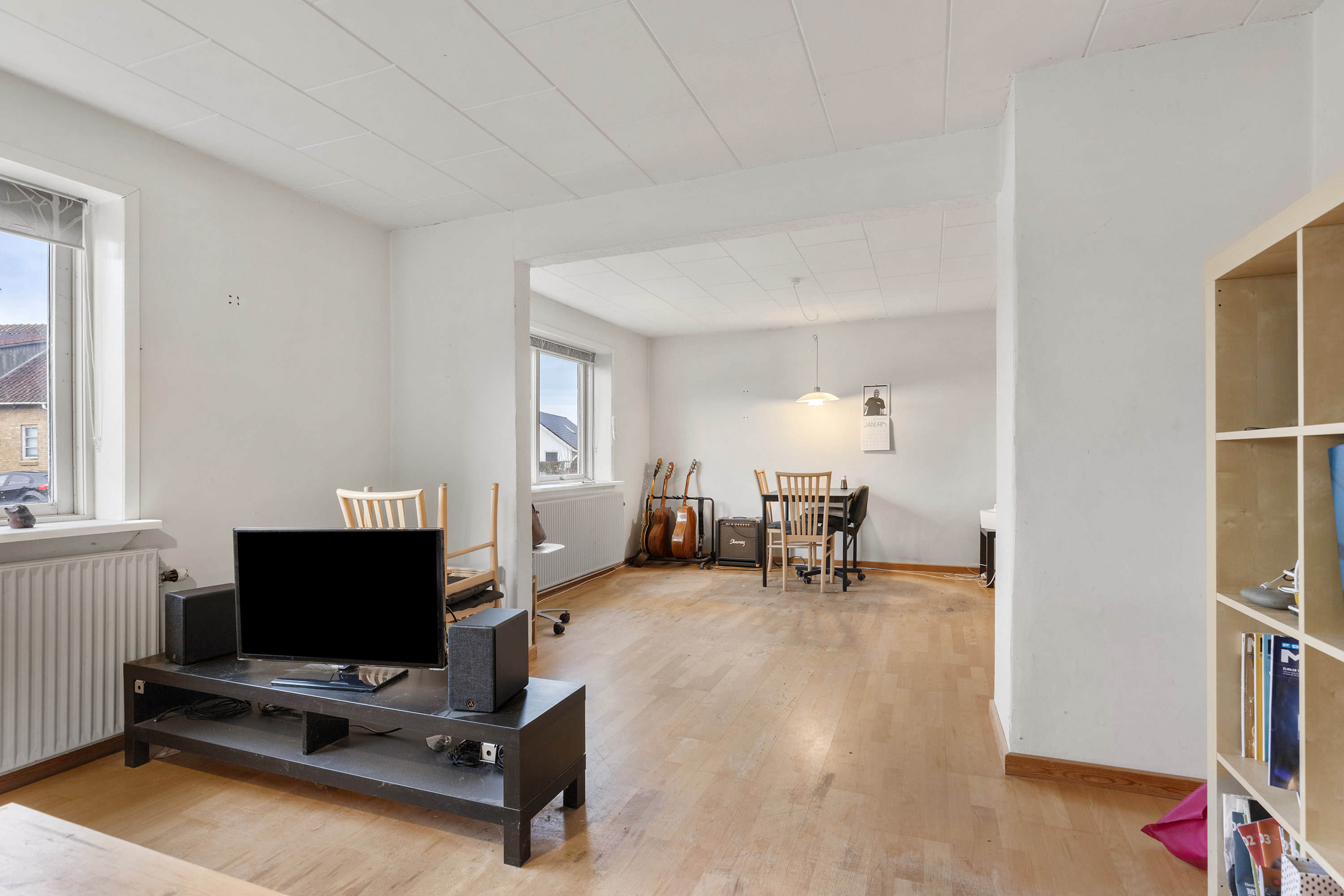 Fremhævet stue billede i fuldskærmstilstand. Billede af Tolstrupvej 64, 9700 Brønderslev