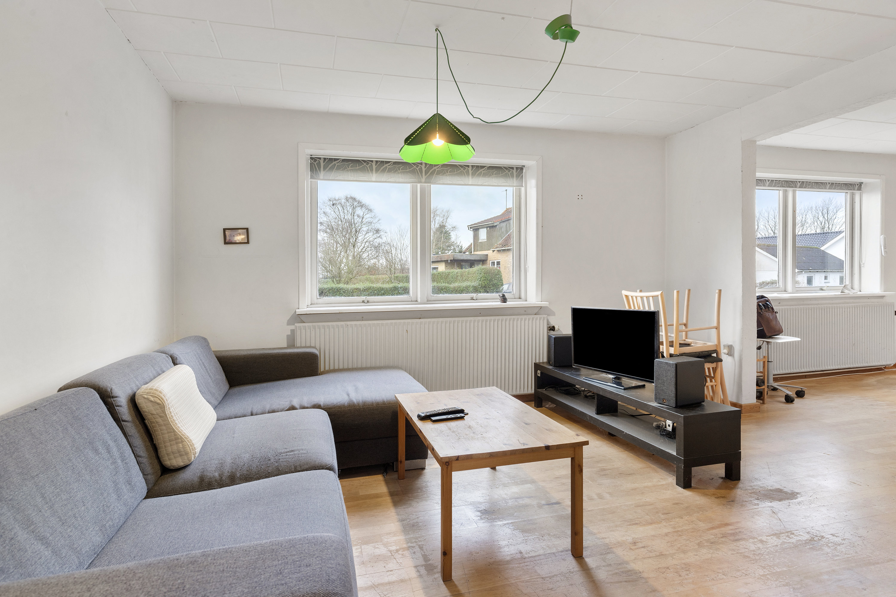 Fremhævet stue billede i fuldskærmstilstand. Billede af Tolstrupvej 64, 9700 Brønderslev