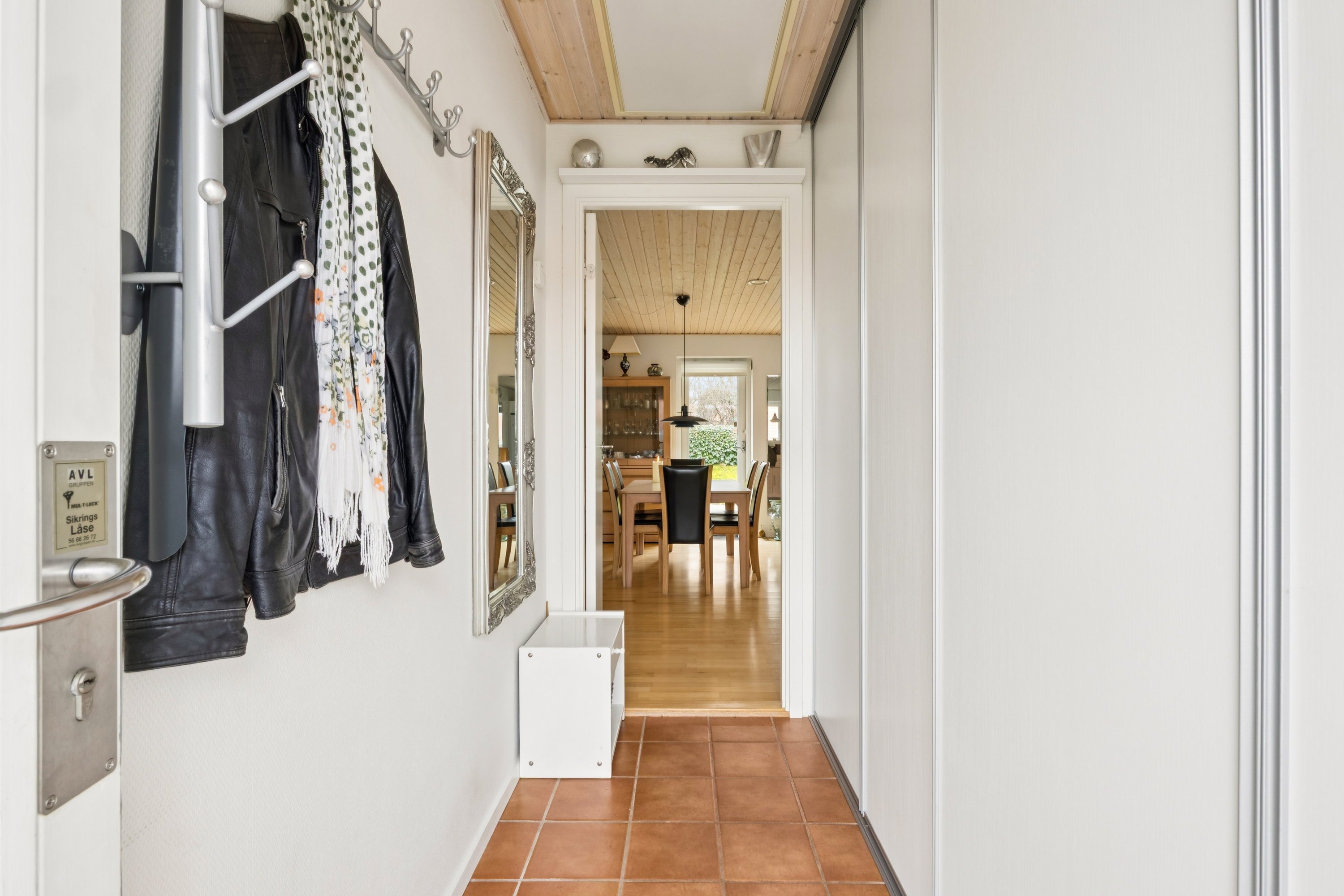 Fremhævet gang billede i fuldskærmstilstand. Billede af Nørrehegnet 8, 4600 Køge