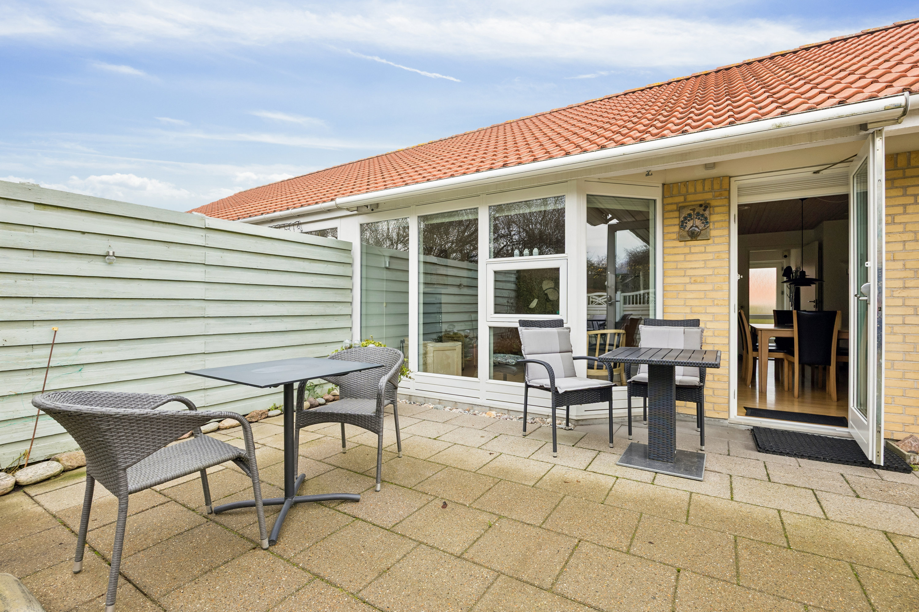 Fremhævet terrasse billede i fuldskærmstilstand. Billede af Nørrehegnet 8, 4600 Køge