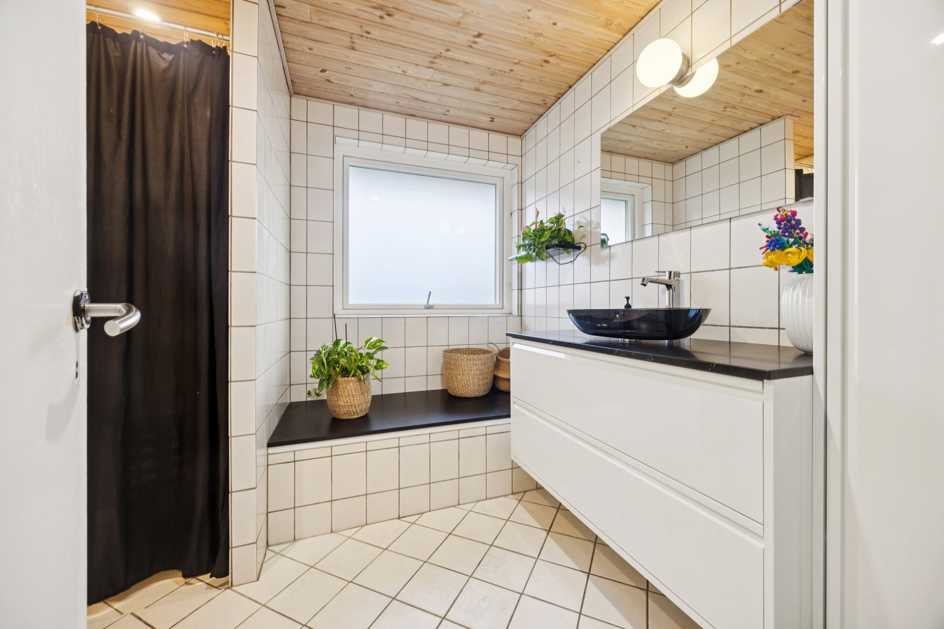 Miniaturebillede 2: badeværelse. Billede af Nøddevej 35, Stae, 9310 Vodskov