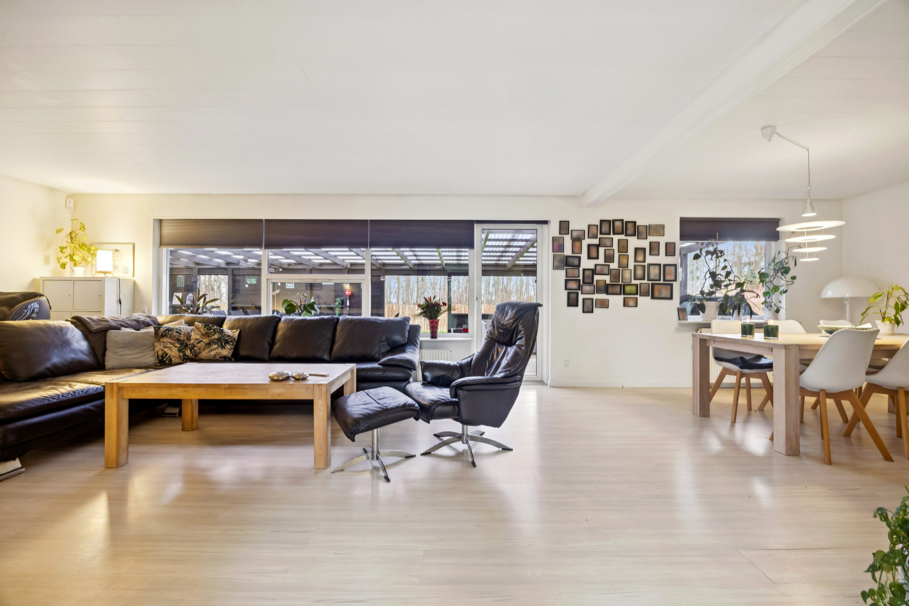 Fremhævet stue billede i fuldskærmstilstand. Billede af Nøddevej 35, Stae, 9310 Vodskov