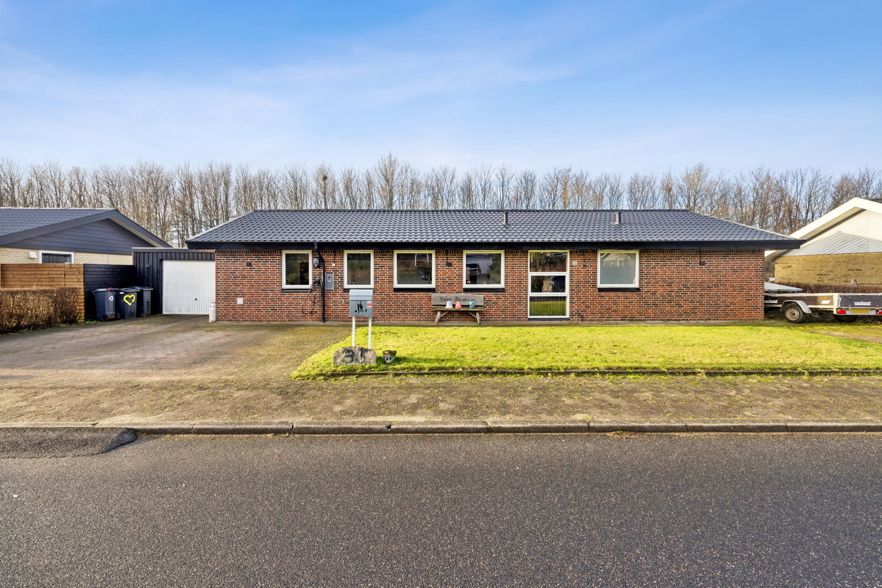 Villa: Facade på Nøddevej 35, Stae, 9310 Vodskov