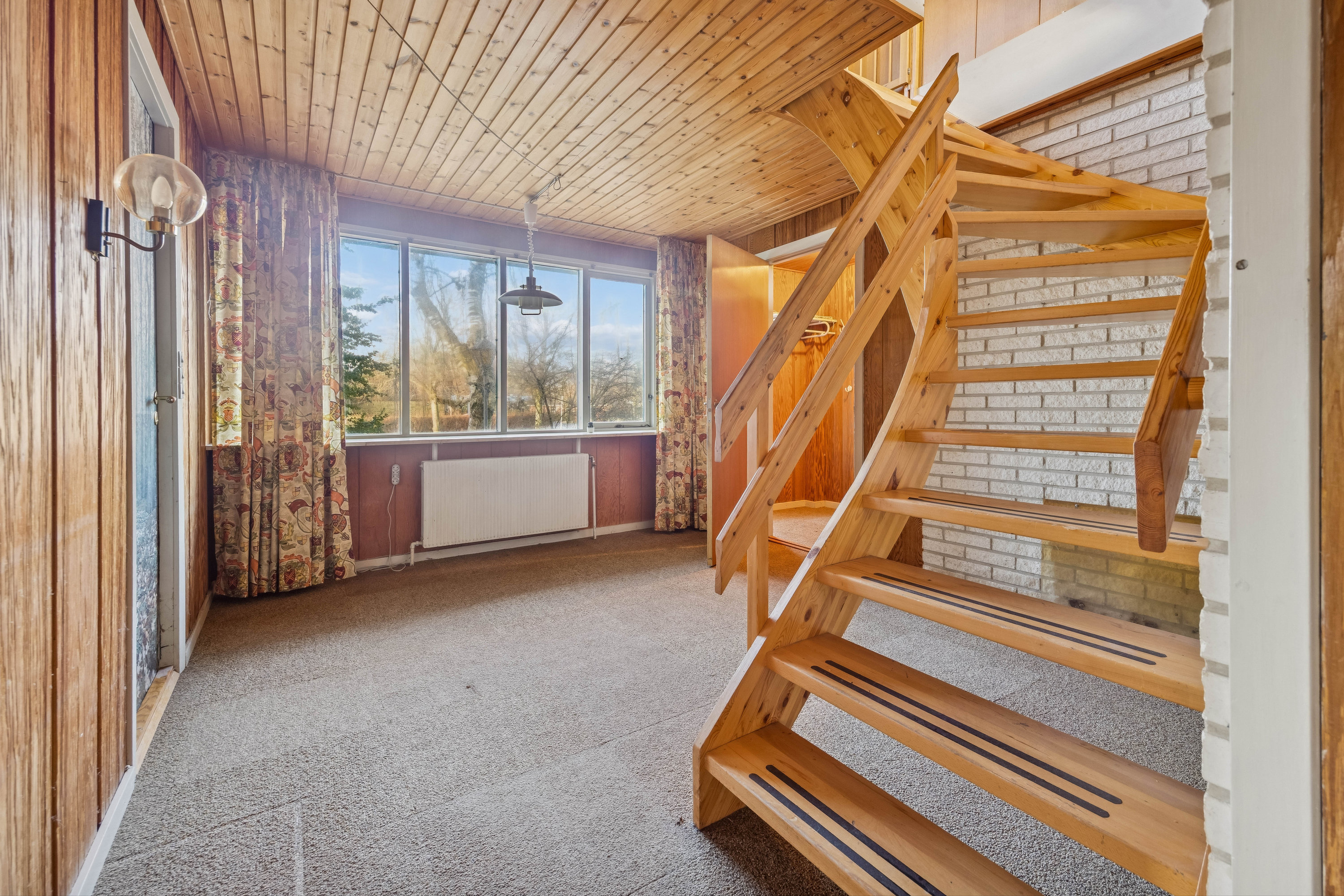 Fremhævet trappe billede i fuldskærmstilstand. Billede af Højbakkevej 6, Biersted, 9440 Aabybro