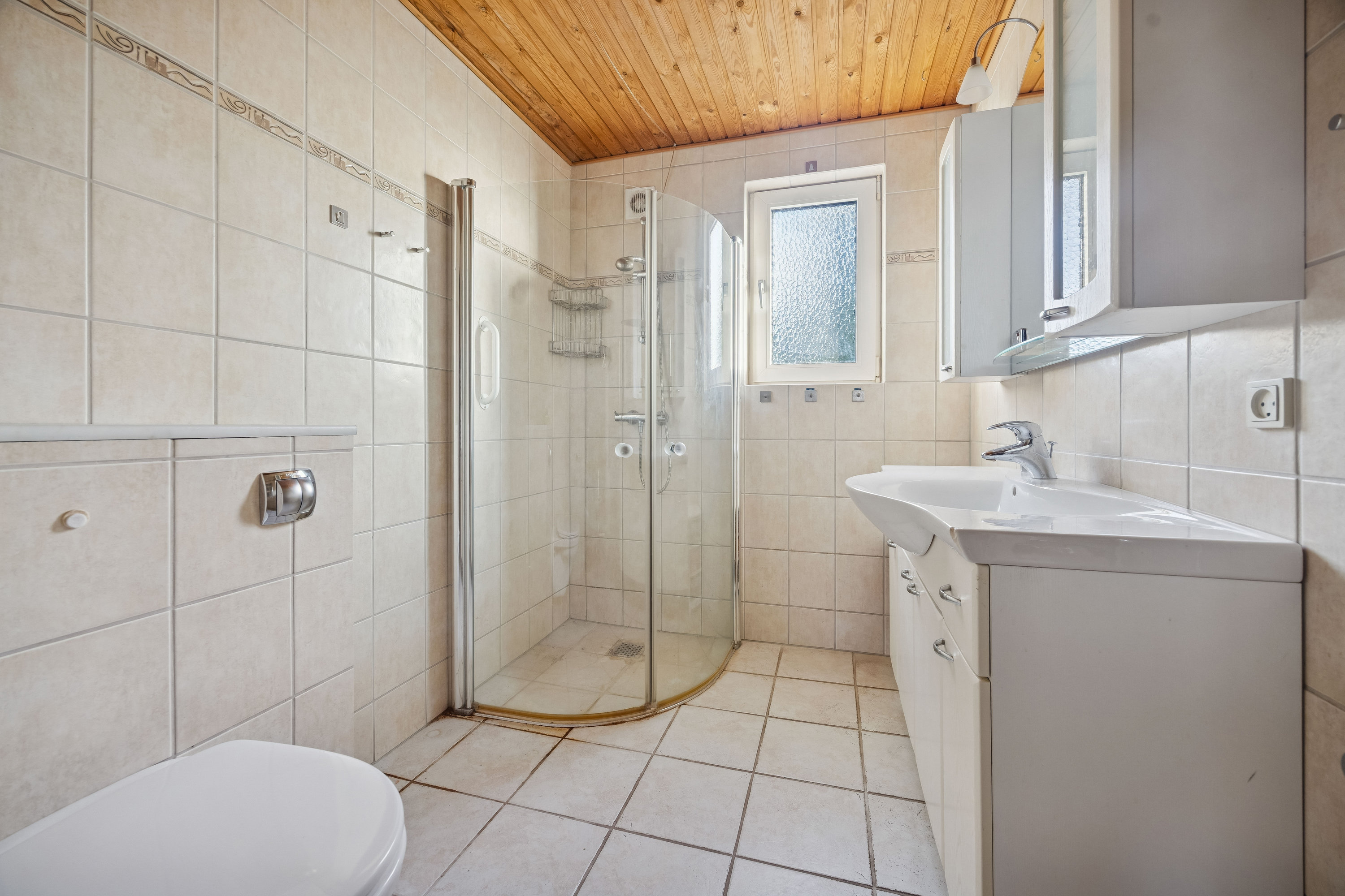 Fremhævet badeværelse billede i fuldskærmstilstand. Billede af Højbakkevej 6, Biersted, 9440 Aabybro