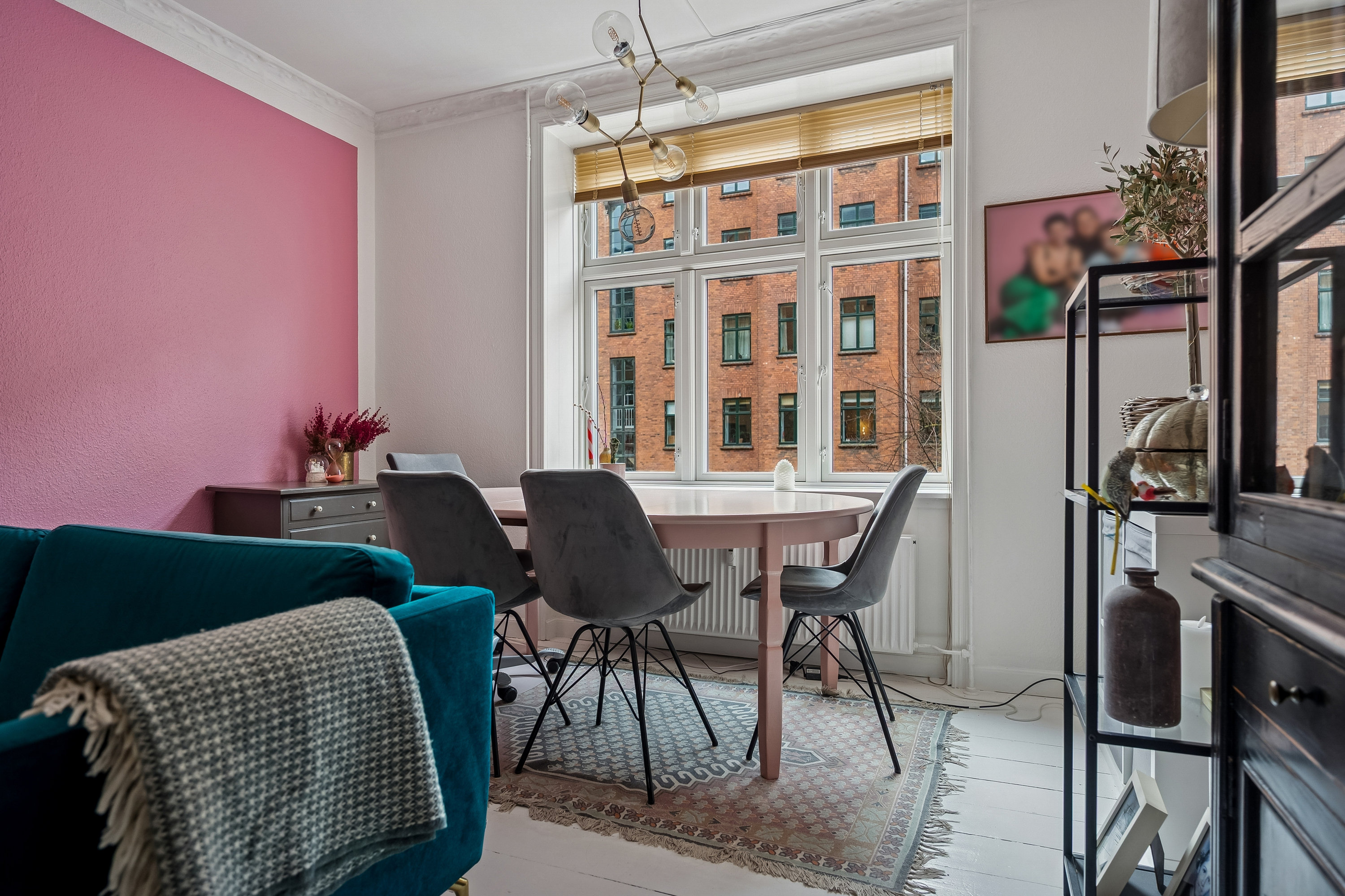 Fremhævet  billede i fuldskærmstilstand. Billede af Mølle Allé 6, 1. tv., 2500 Valby