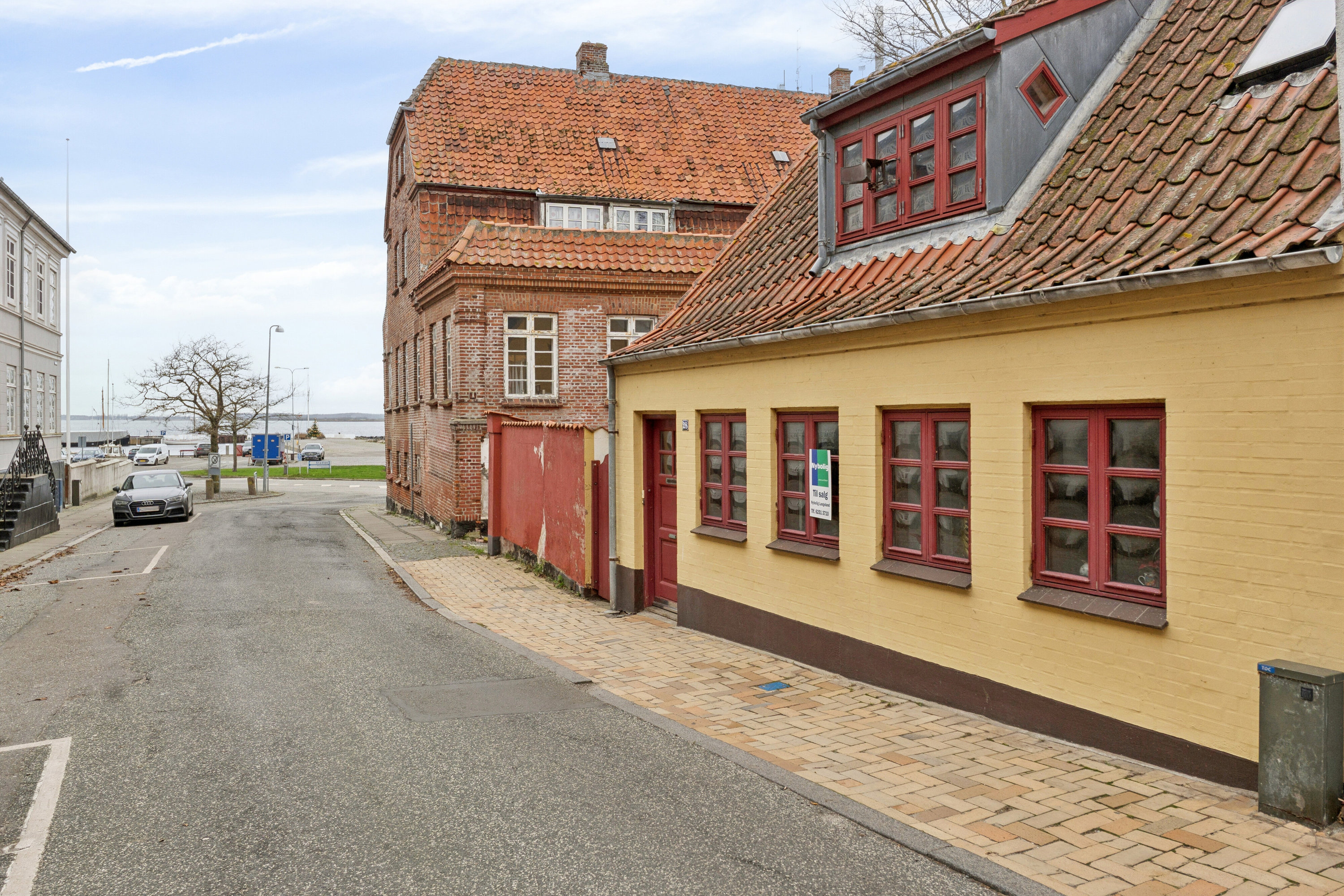 Miniaturebillede 2: set fra vejen. Billede af Brogade 28, 5900 Rudkøbing