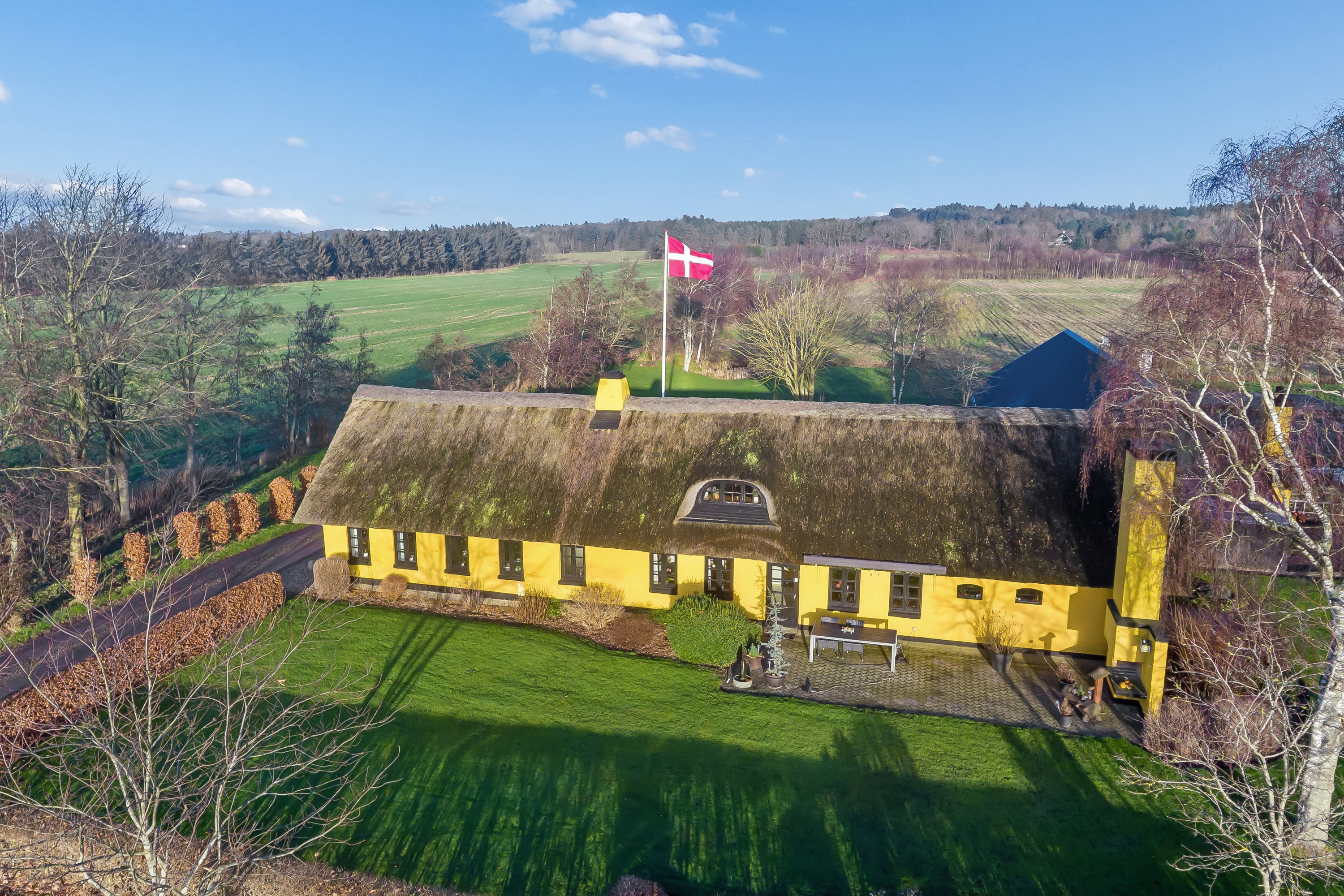 Fremhævet ejendommen billede i fuldskærmstilstand. Billede af Vestbjerg Kærvej 13, 9380 Vestbjerg