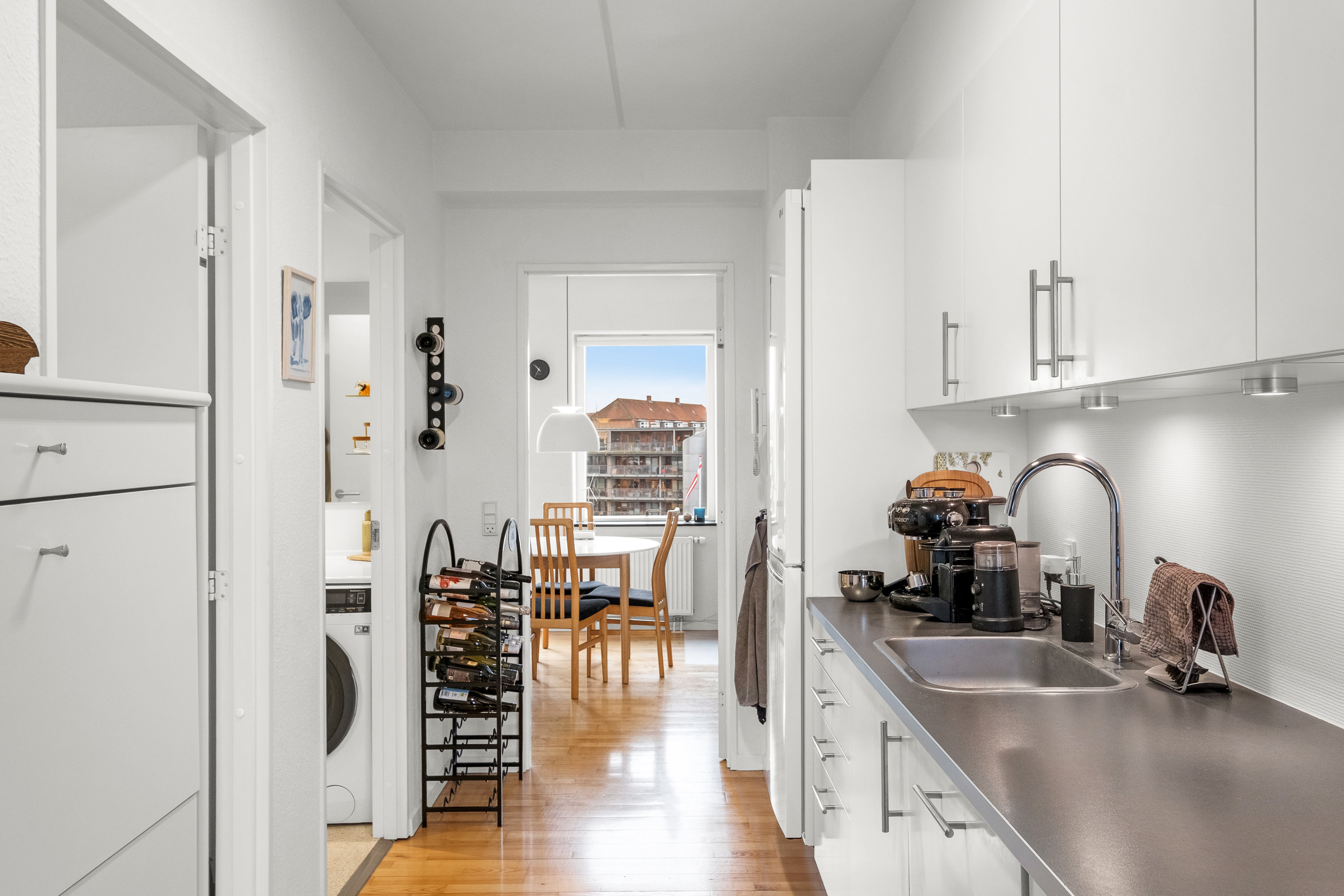 Fremhævet køkken billede i fuldskærmstilstand. Billede af Gebauersgade 2, 4. 20., 8000 Aarhus C